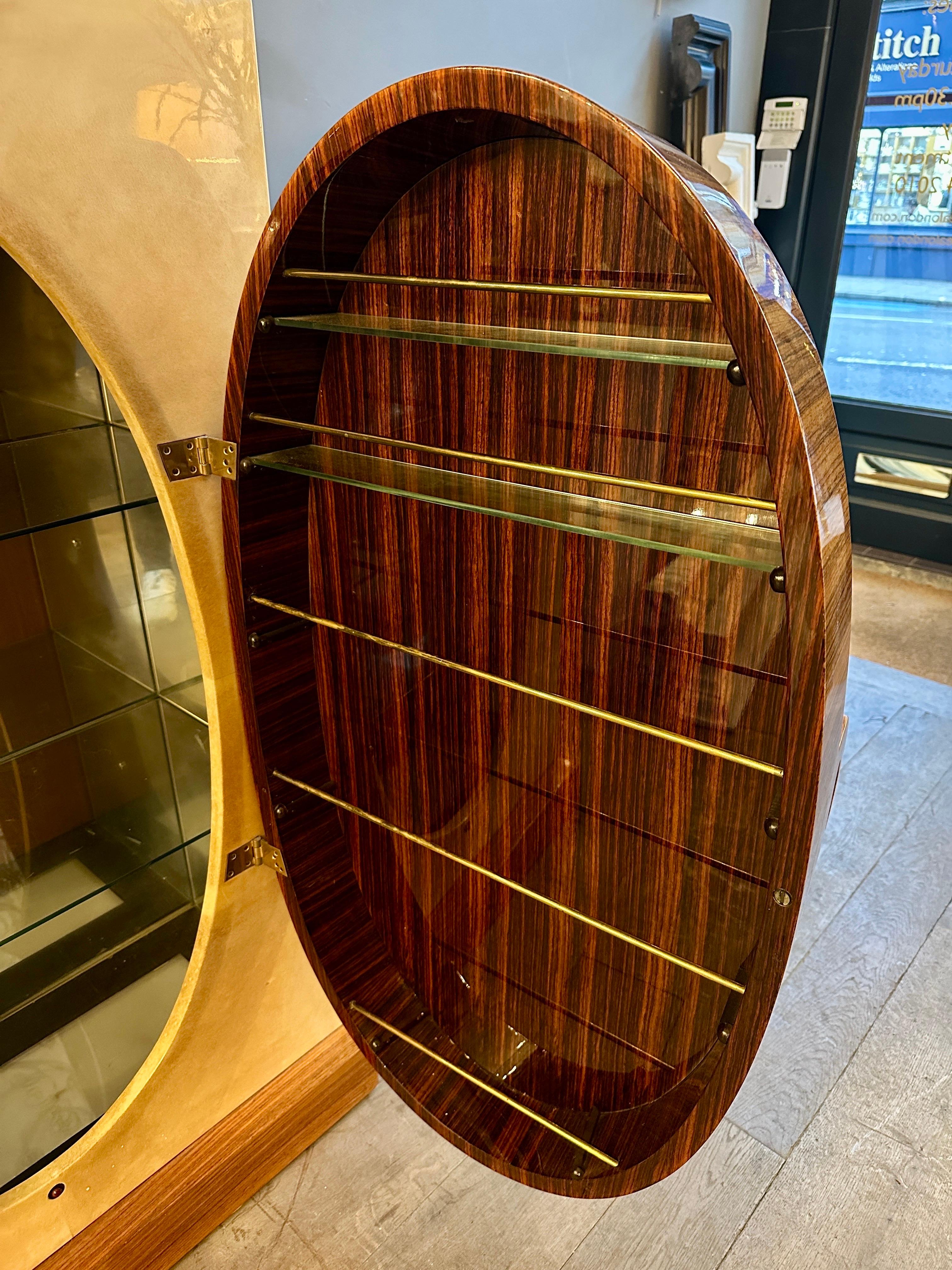 Un mueble bar en pergamino Aldo Tura Bar en seco Italiano en venta