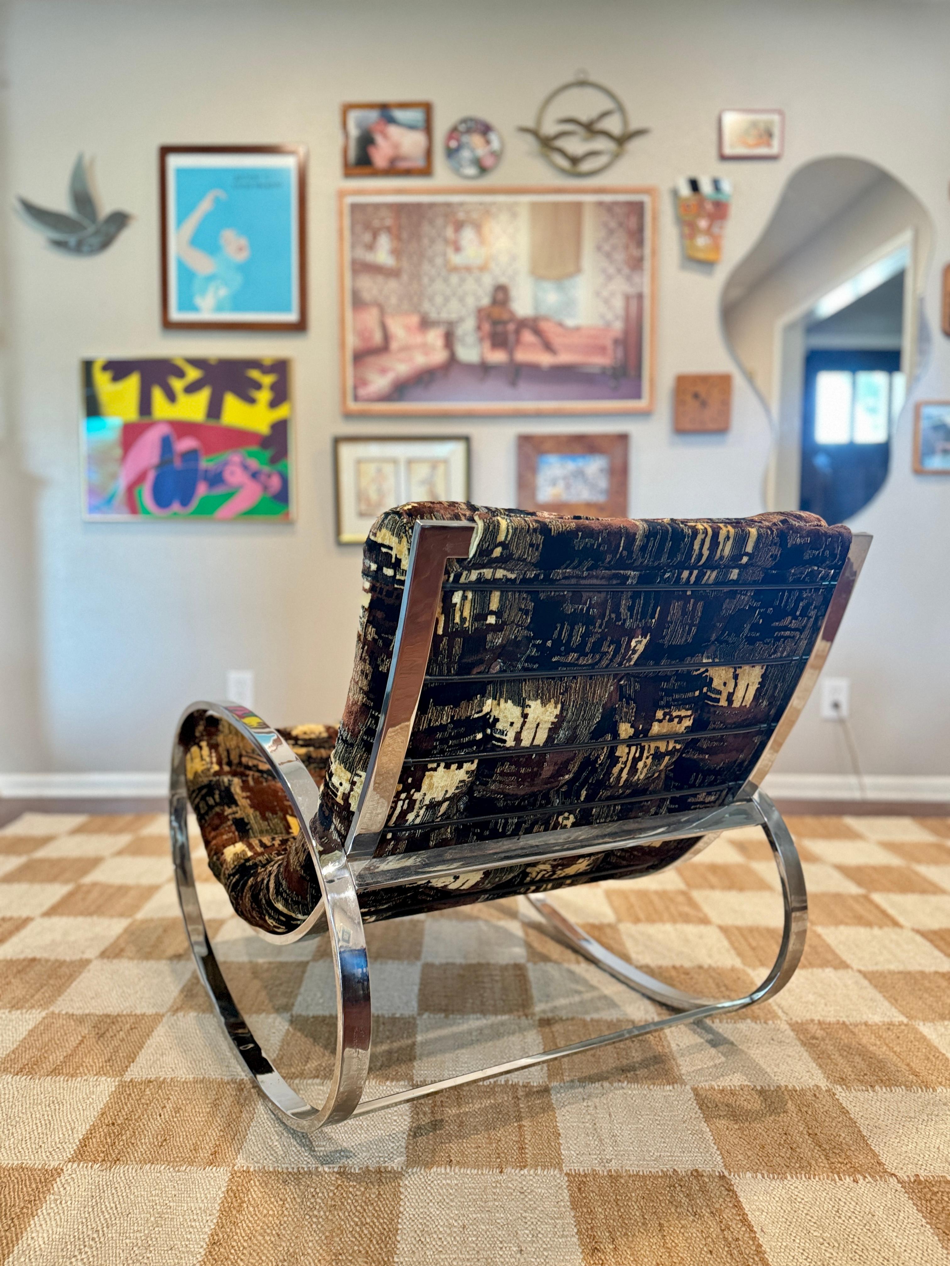 An all original vintage rocking lounger designed by Renato Zevi circa 1970s en vente 2