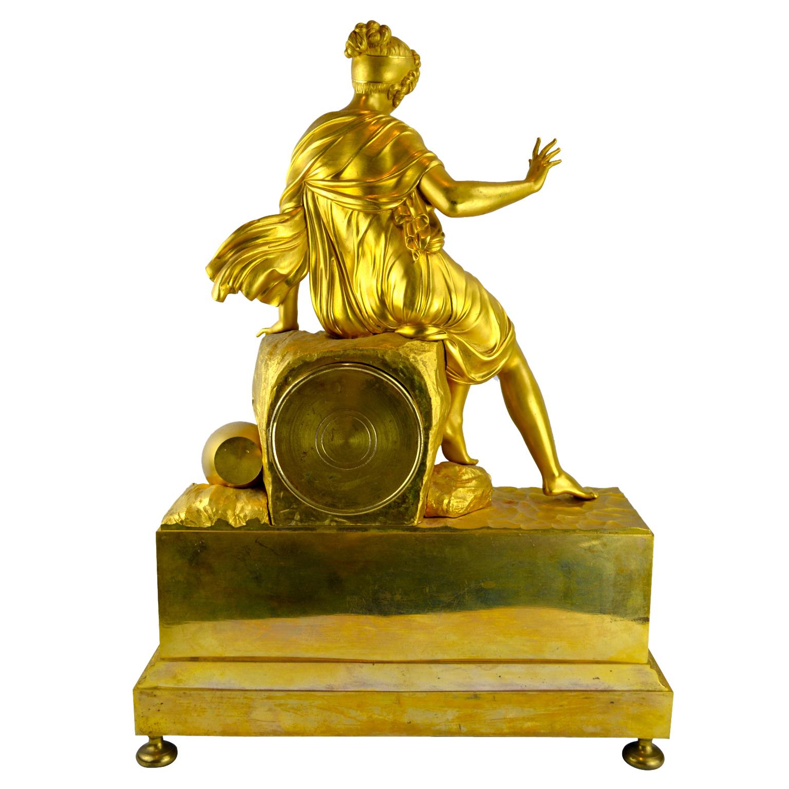 Vergoldete Bronzeuhr aus dem französischen Empire, die Erdquelle des Wassers darstellt,gorisches französisches Empire im Angebot 1