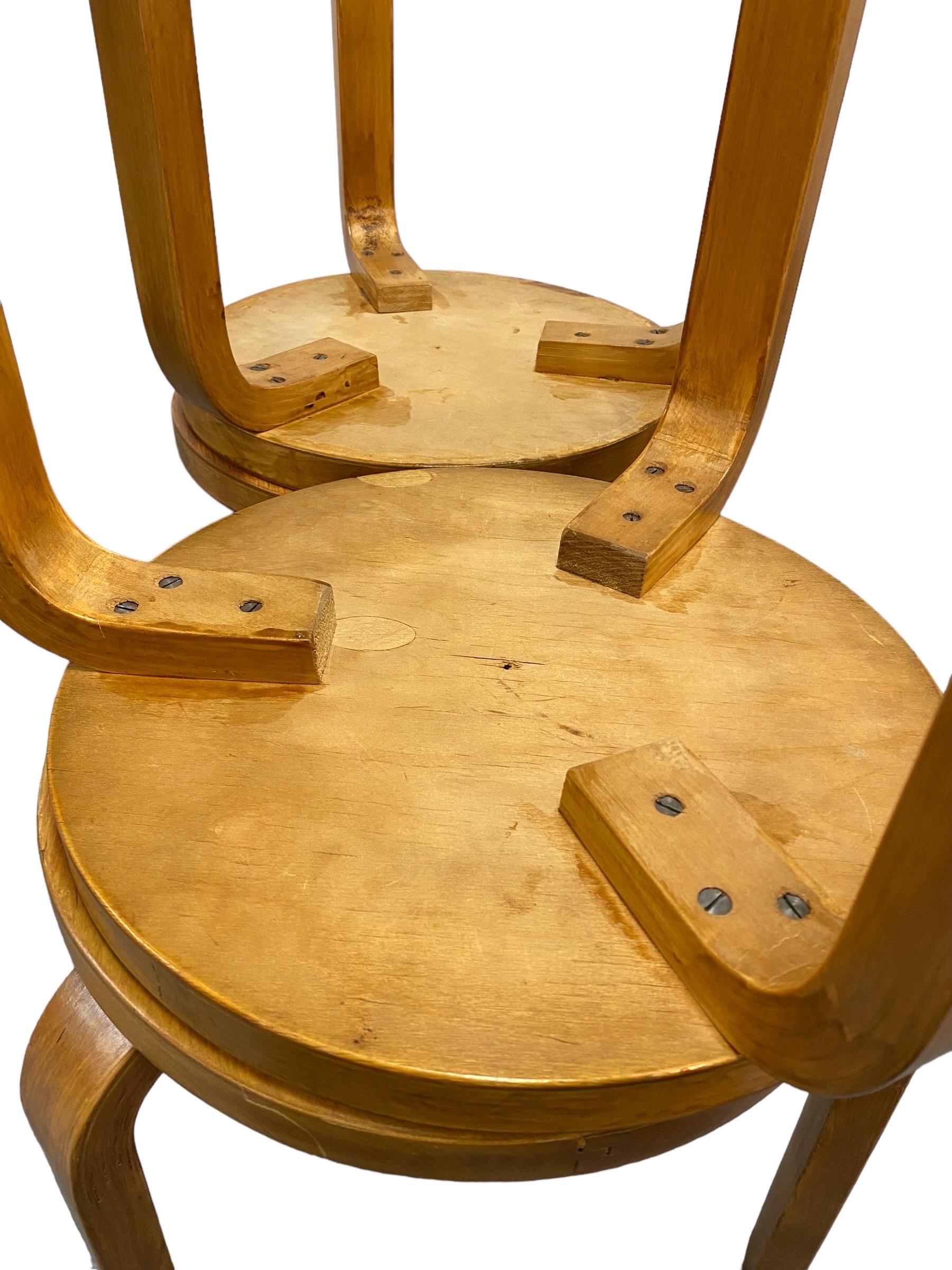 Ensemble de 4 tabourets empilables à 3 pieds Alvar Aalto+Aalto modèle 60 en Brich, Artek années 1930 en vente 3