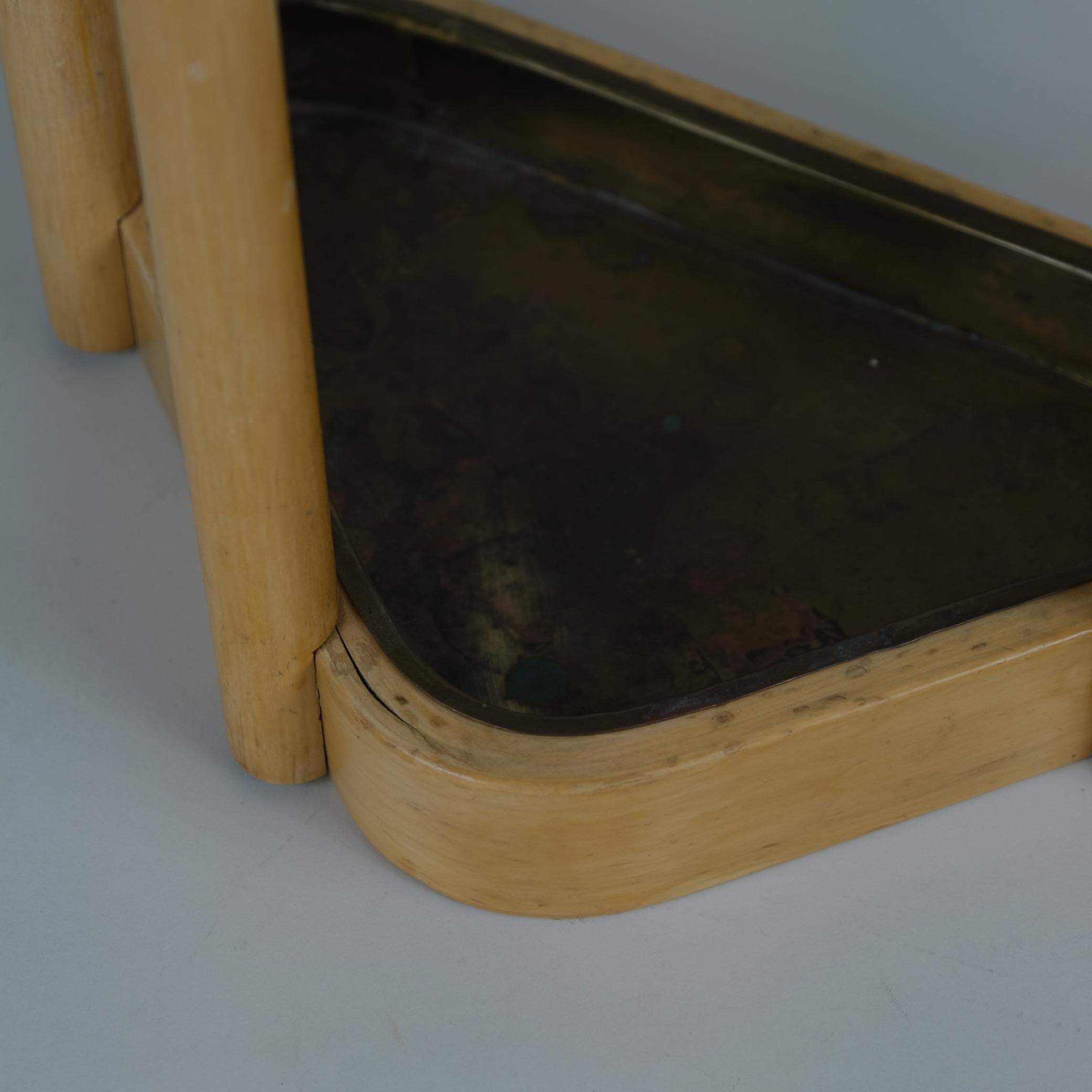Un portaombrelli triangolare di Alvar Aalto in betulla e ottone, Aalto+Aalto 1960 in vendita 1