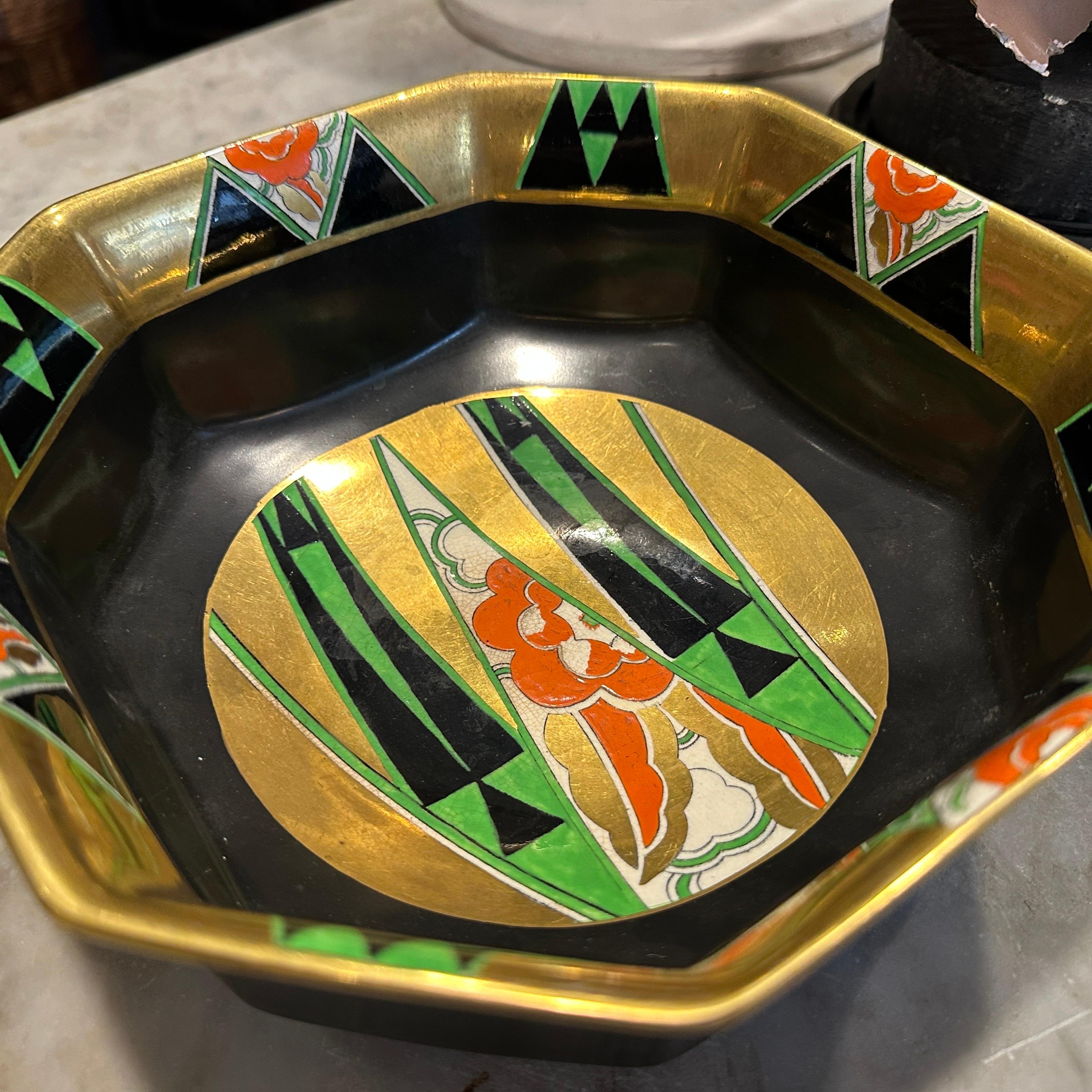 Émaillé Étonnante coupe anglaise en porcelaine Crown Devon Orient Design de 1932 Art déco en vente