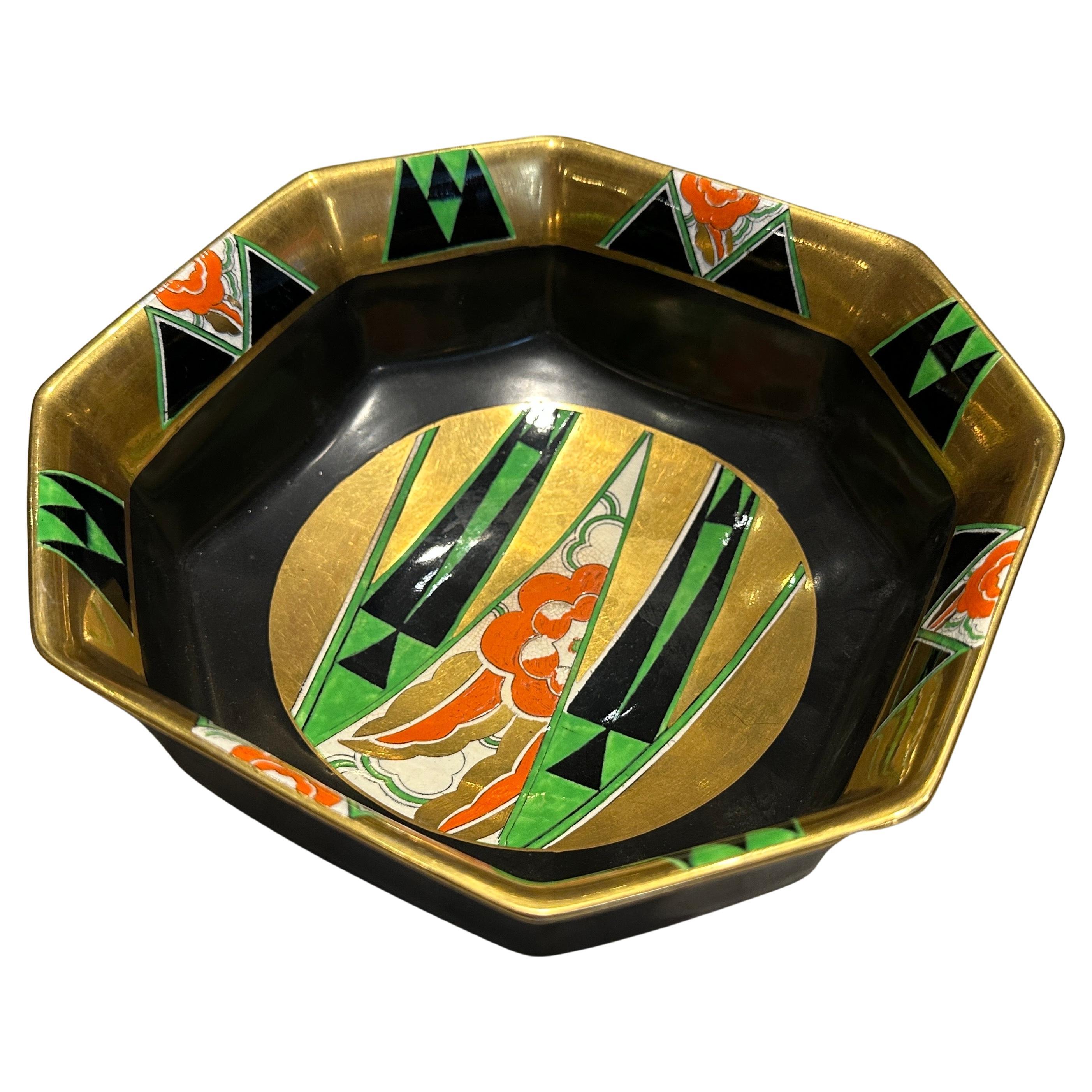 Étonnante coupe anglaise en porcelaine Crown Devon Orient Design de 1932 Art déco en vente