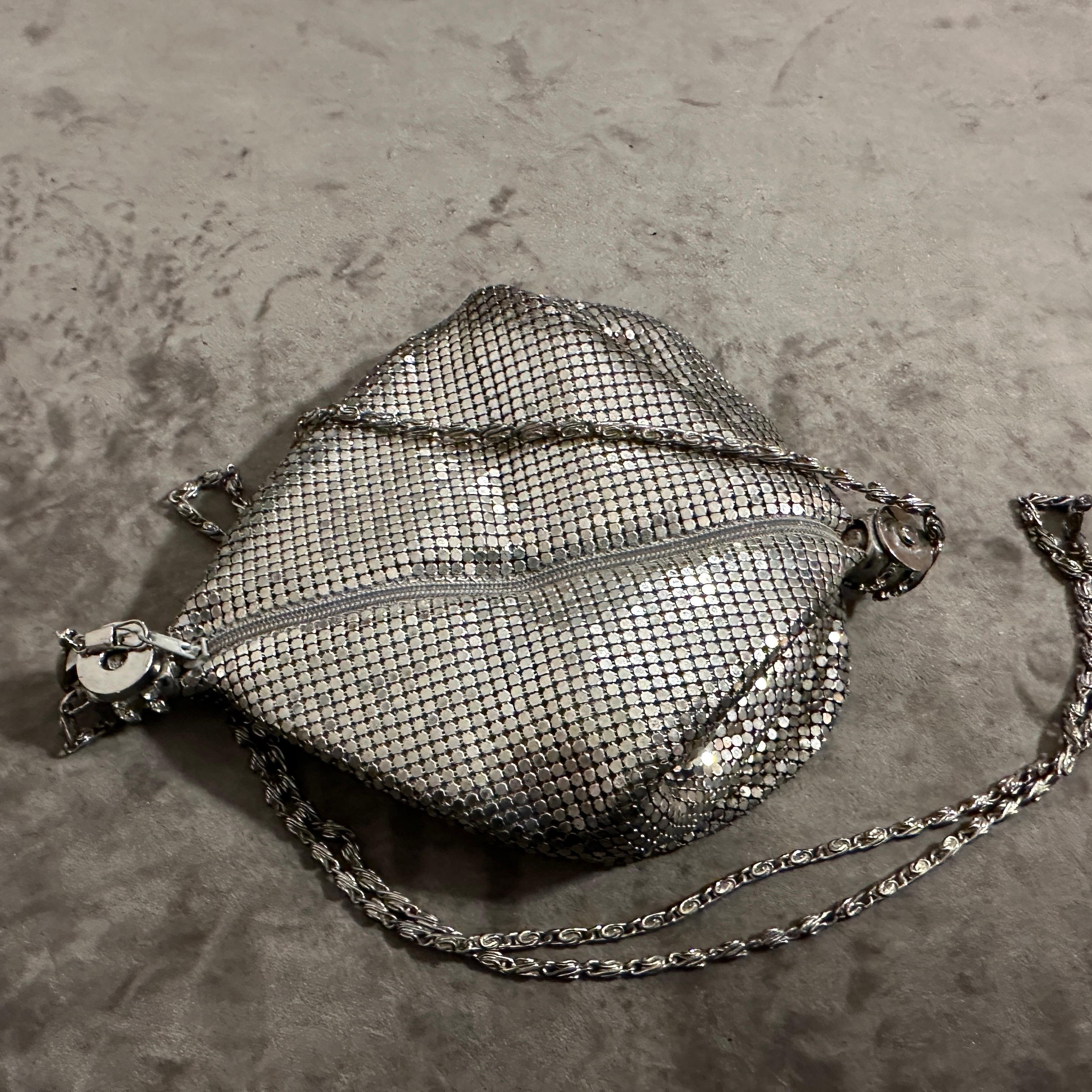 Un étonnant sac de soirée italien en maille métallique Silver des années 1950 par Carla Carini en vente 5