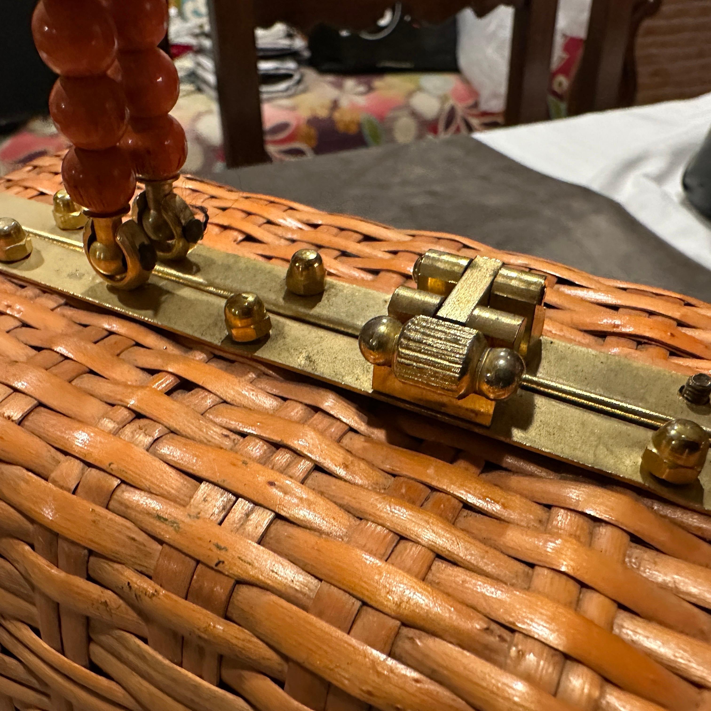 An Amazing 1950s Wicker, Brass and Orange Leather Italian Hand-Bag For Sale 6