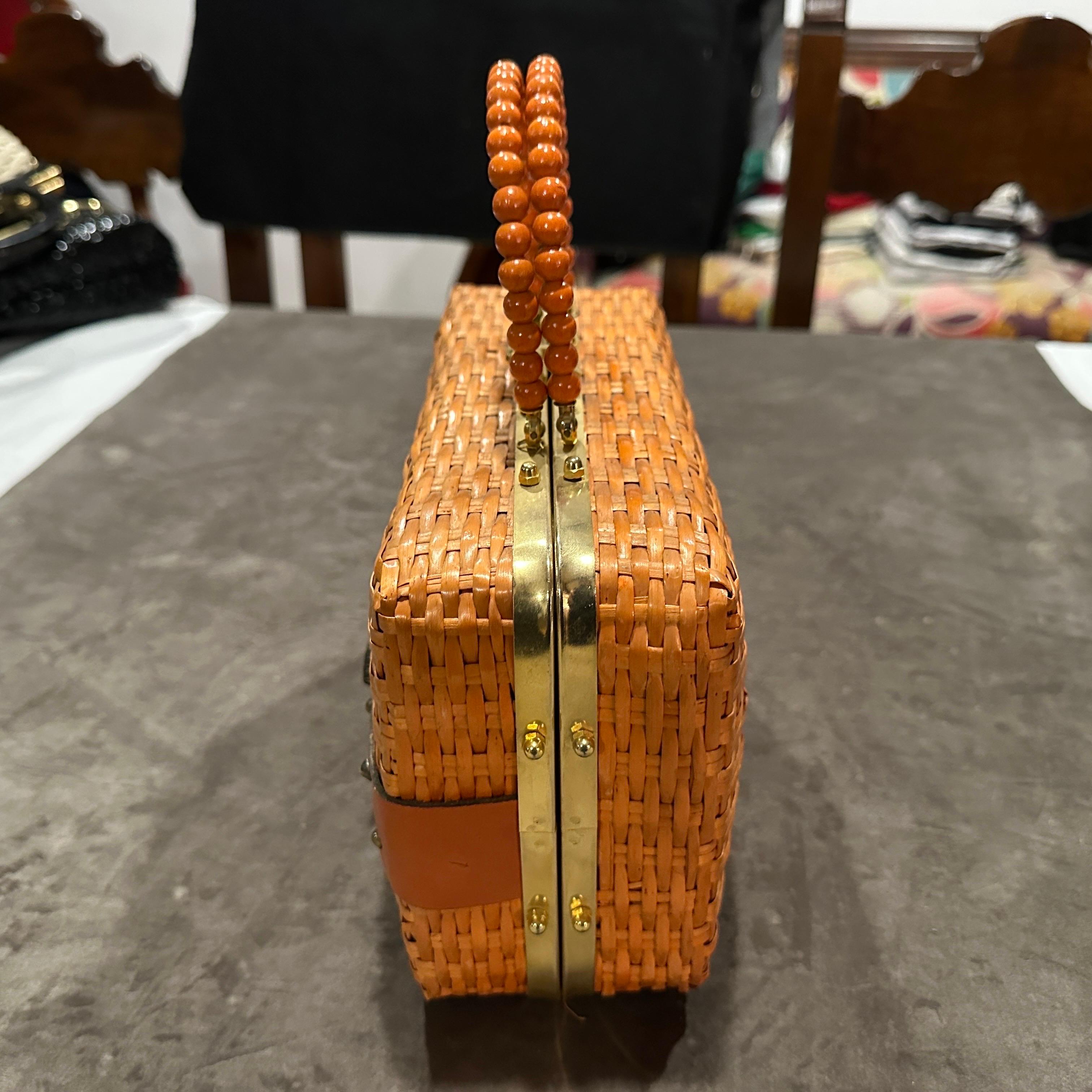 An Amazing 1950s Wicker, Brass and Orange Leather Italian Hand-Bag For Sale 11