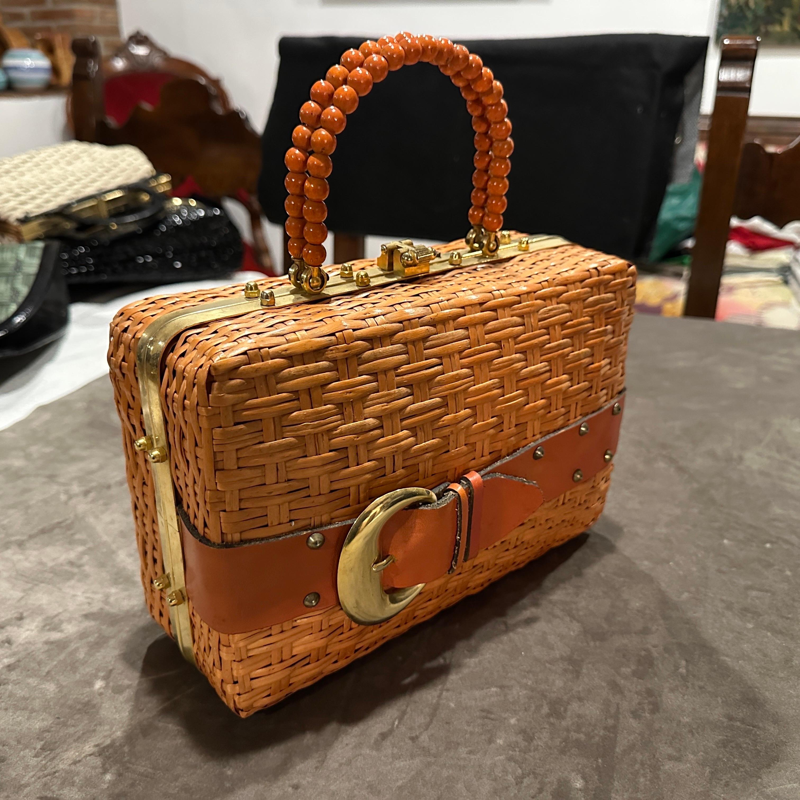 An Amazing 1950s Wicker, Brass and Orange Leather Italian Hand-Bag For Sale 12