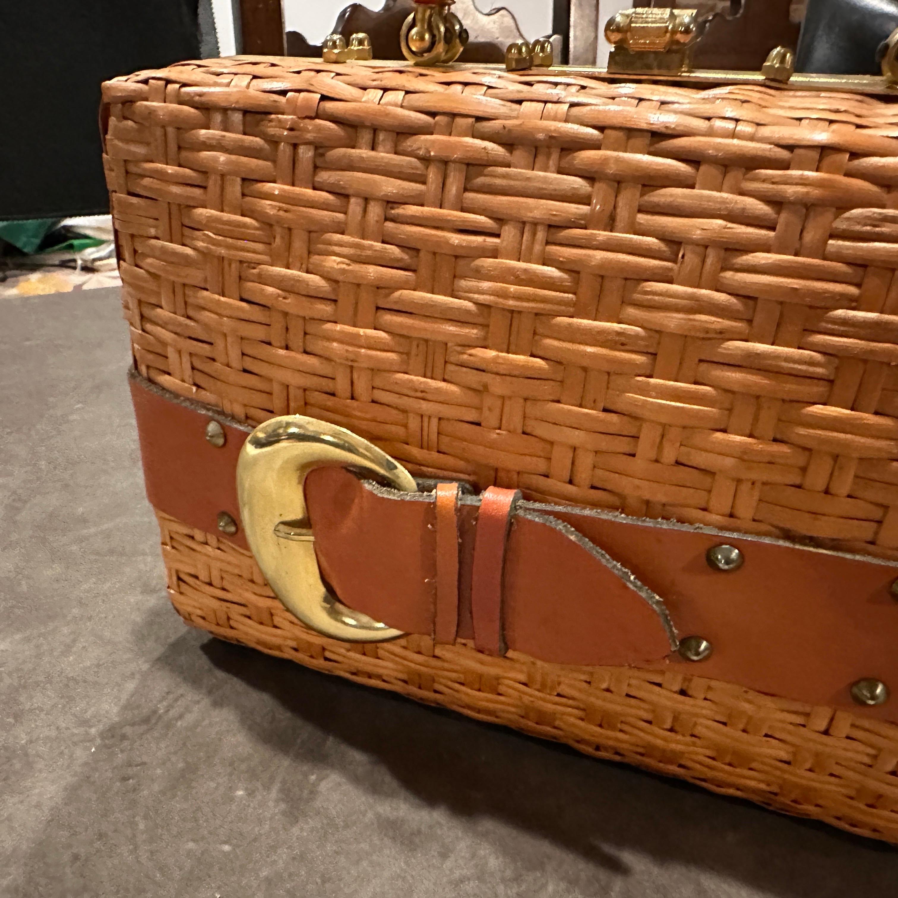 An Amazing 1950s Wicker, Brass and Orange Leather Italian Hand-Bag For Sale 1