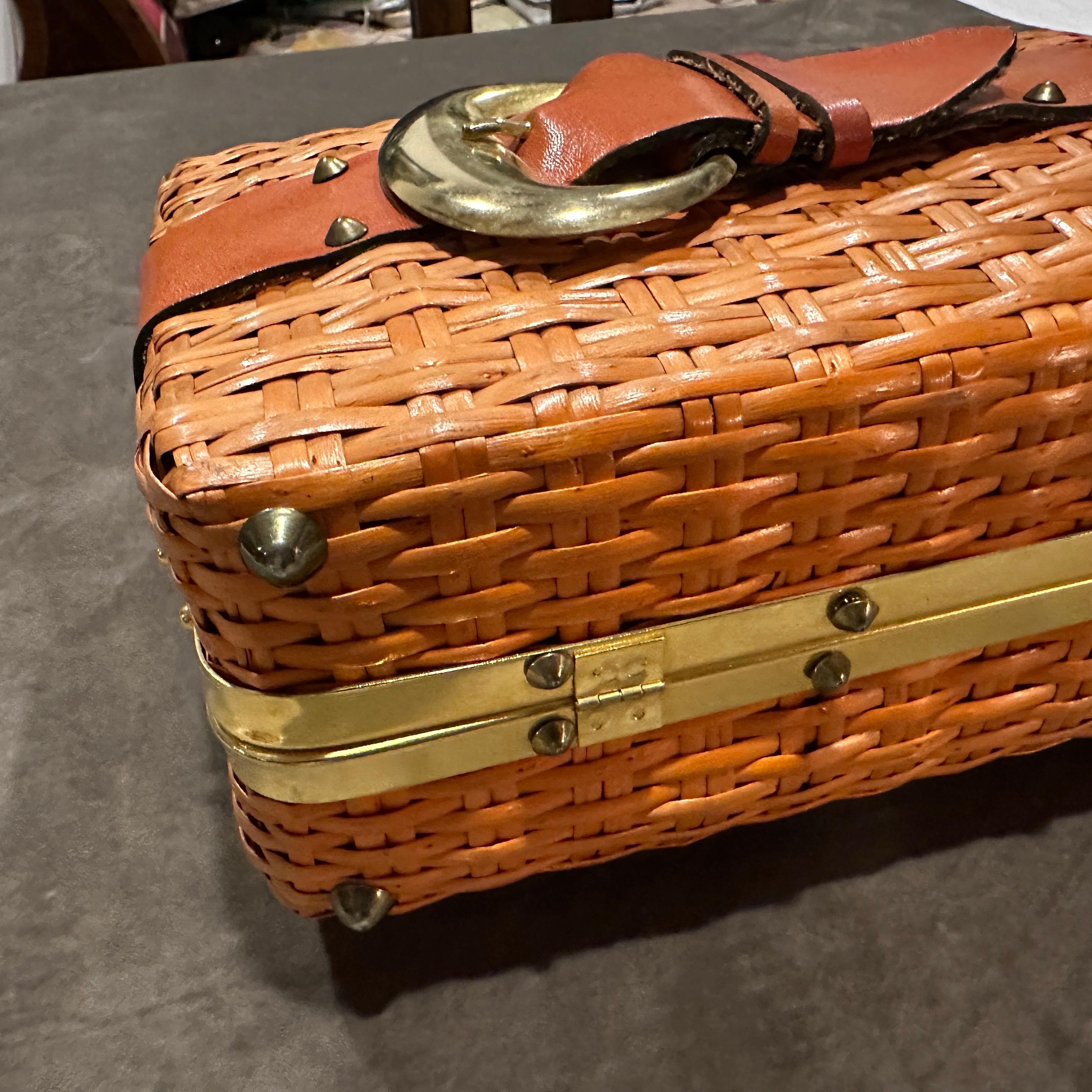 An Amazing 1950s Wicker, Brass and Orange Leather Italian Hand-Bag For Sale 4