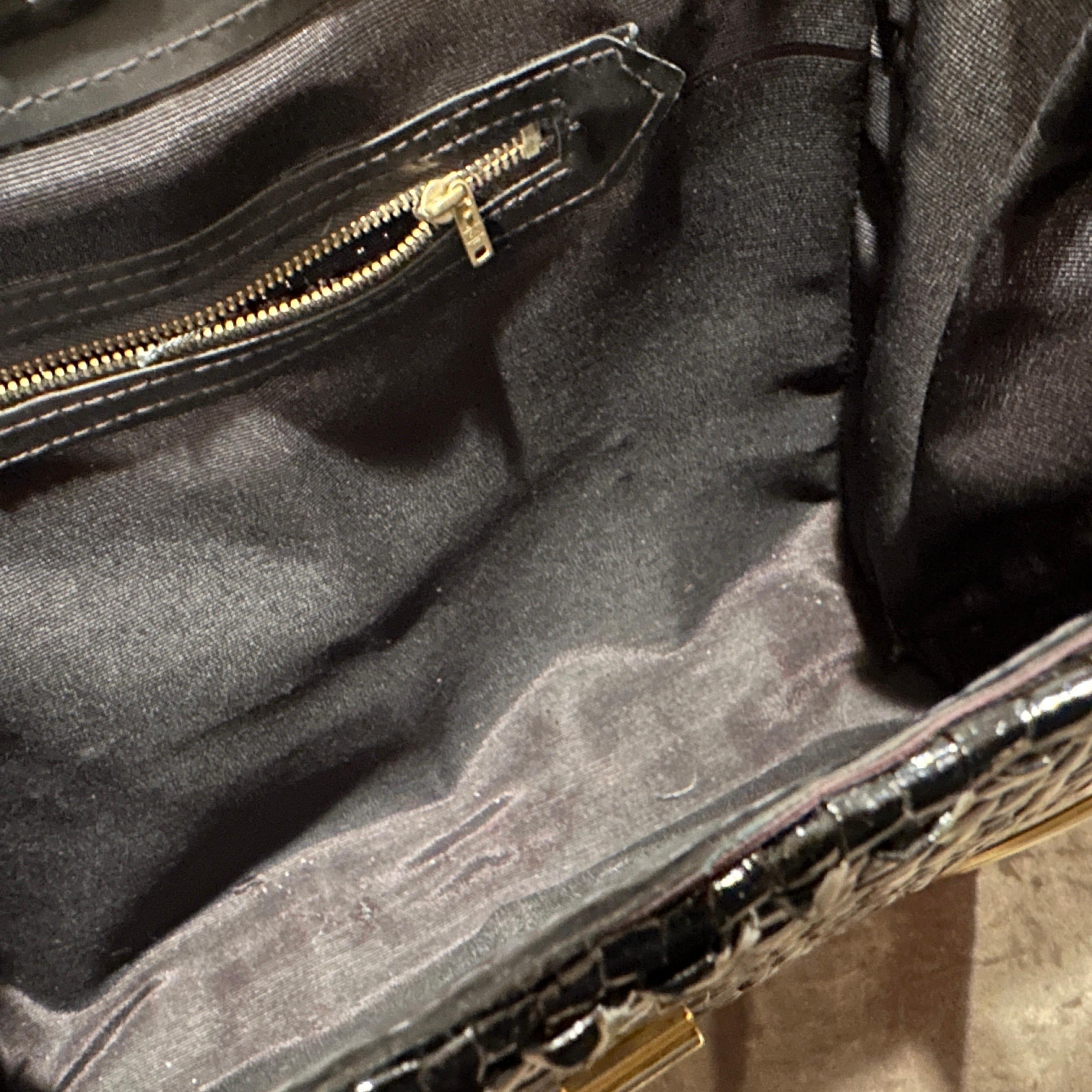Un'incredibile borsa a mano italiana del 1960 in vimini nero intrecciato e ottone in vendita 9