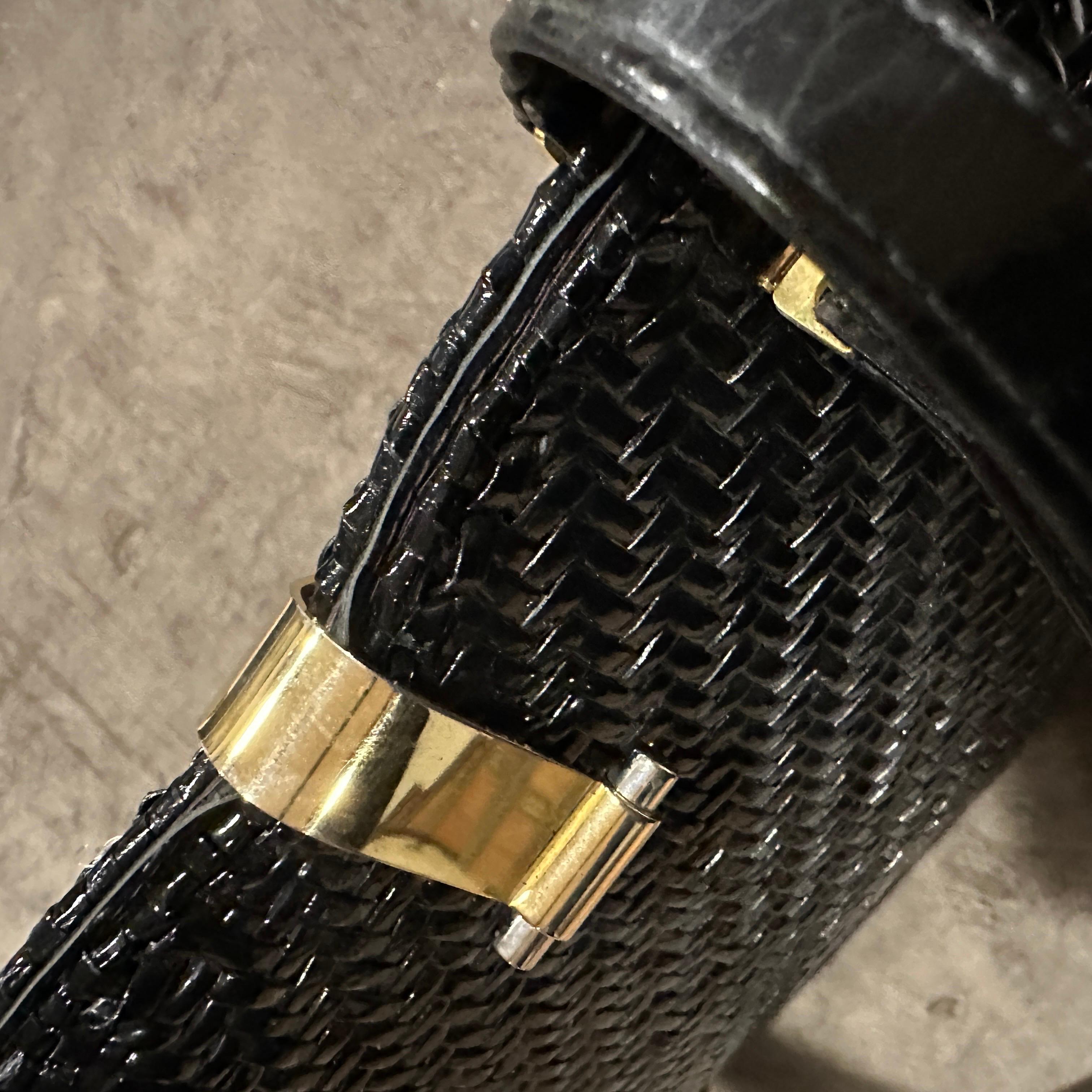Un'incredibile borsa a mano italiana del 1960 in vimini nero intrecciato e ottone in vendita 2