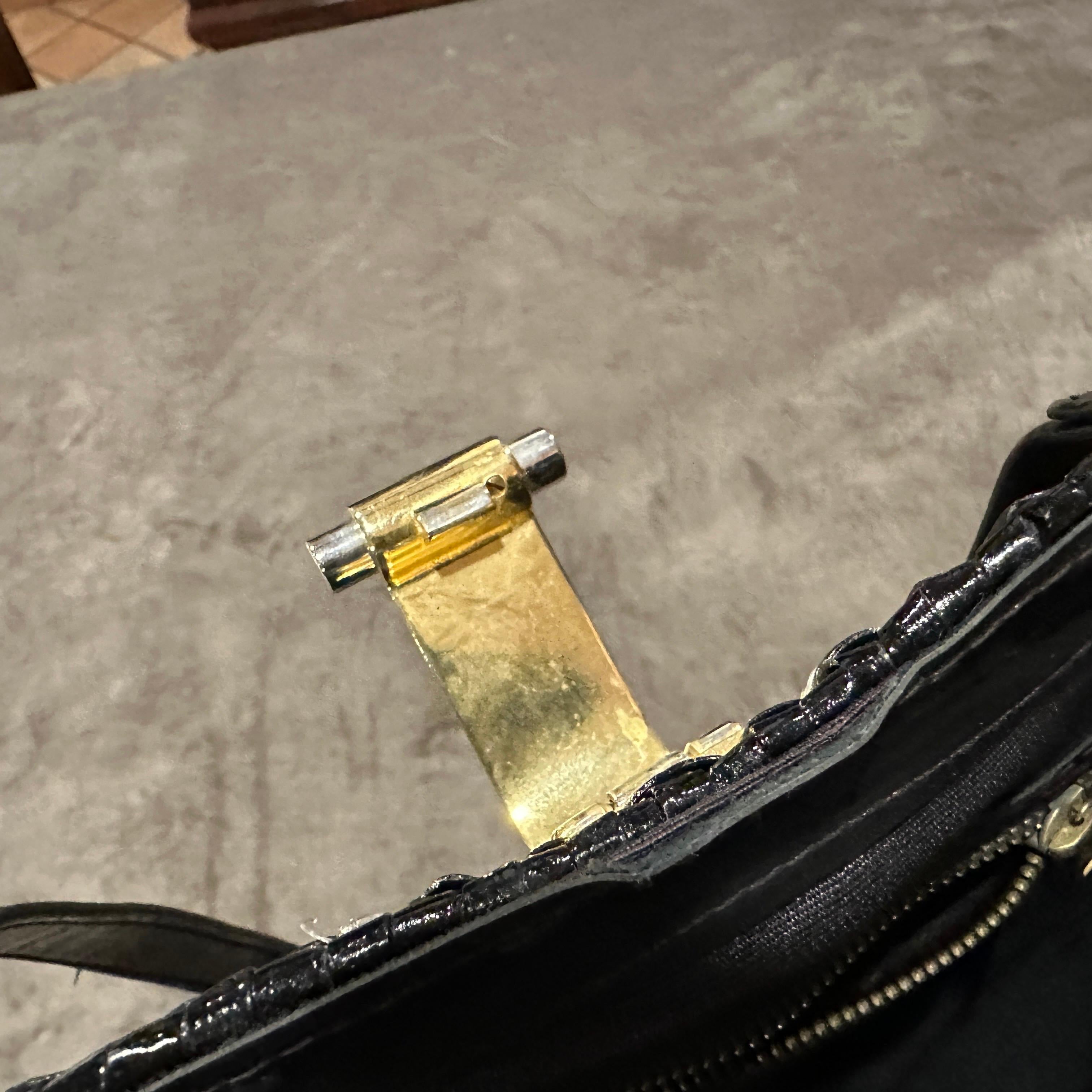 Un'incredibile borsa a mano italiana del 1960 in vimini nero intrecciato e ottone in vendita 3