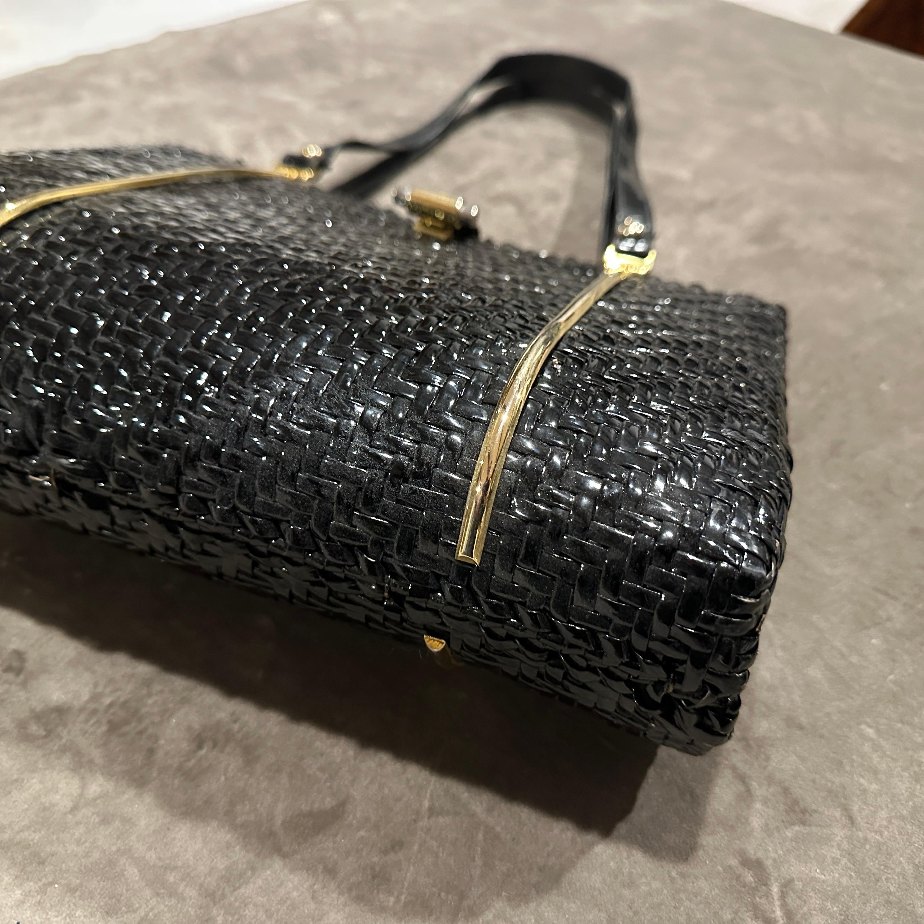 Un'incredibile borsa a mano italiana del 1960 in vimini nero intrecciato e ottone in vendita 4