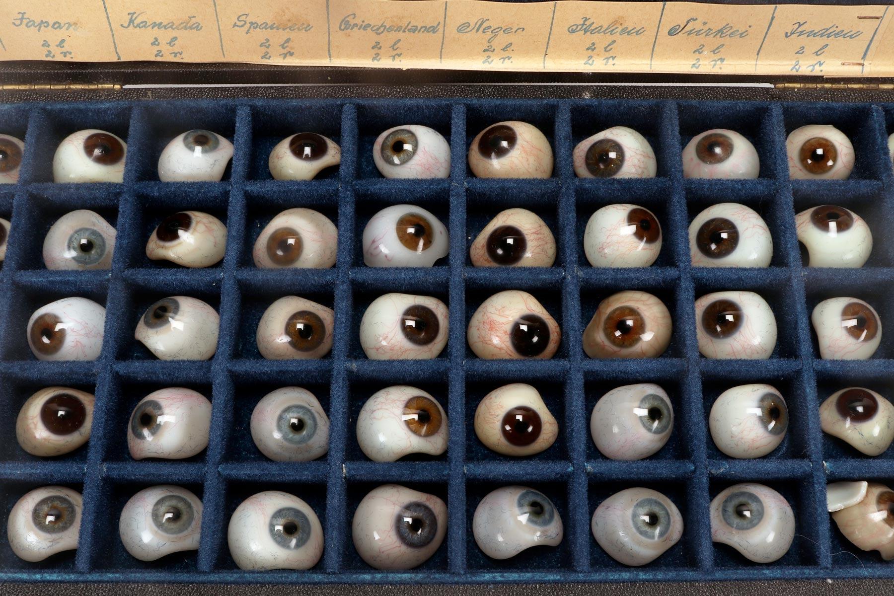 An amazing antique set of 50 glass prosthetic eyes, Germany early 20th century.  For Sale 3
