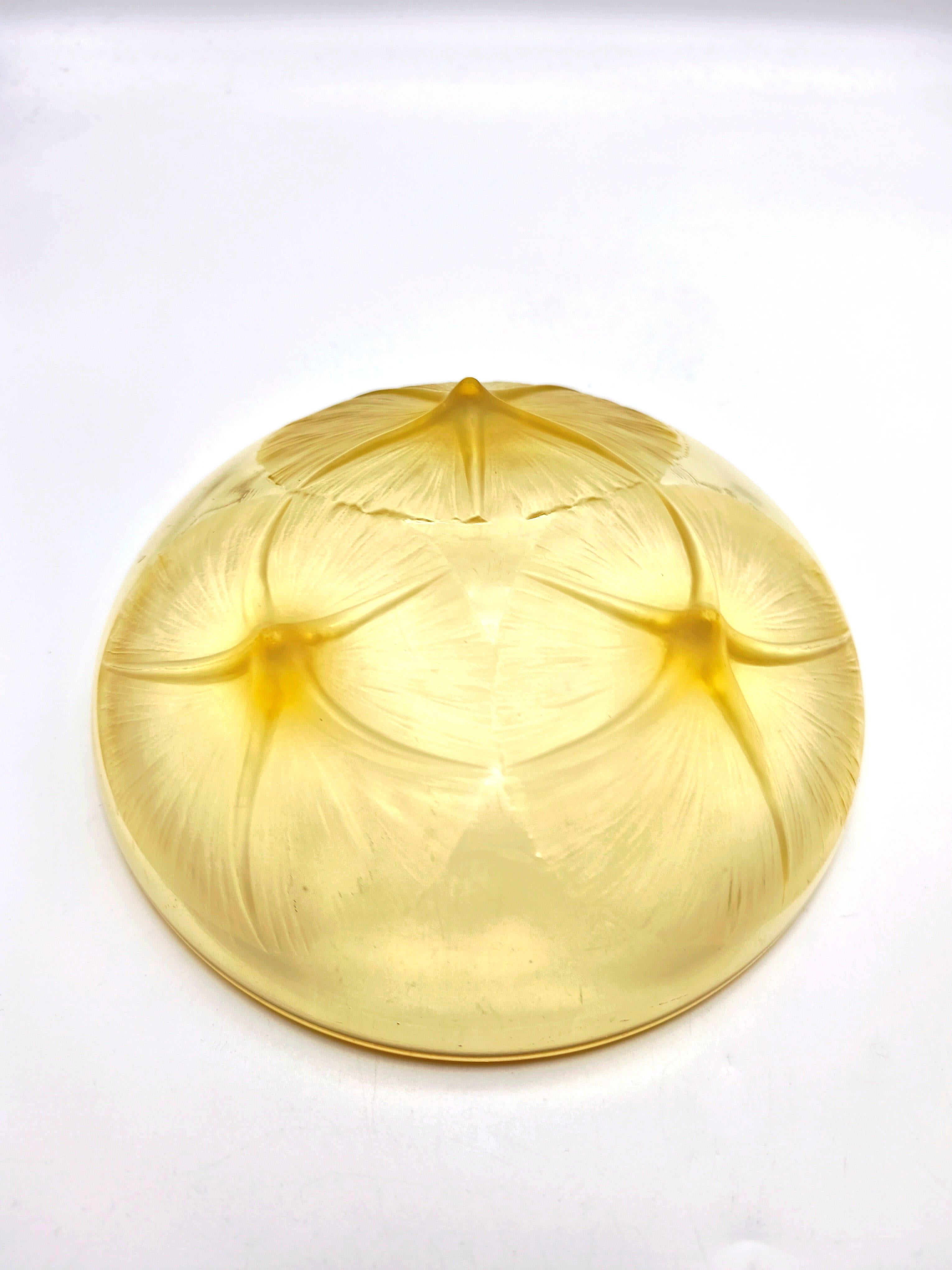 Cuenco de vidrio ámbar y opalescente 