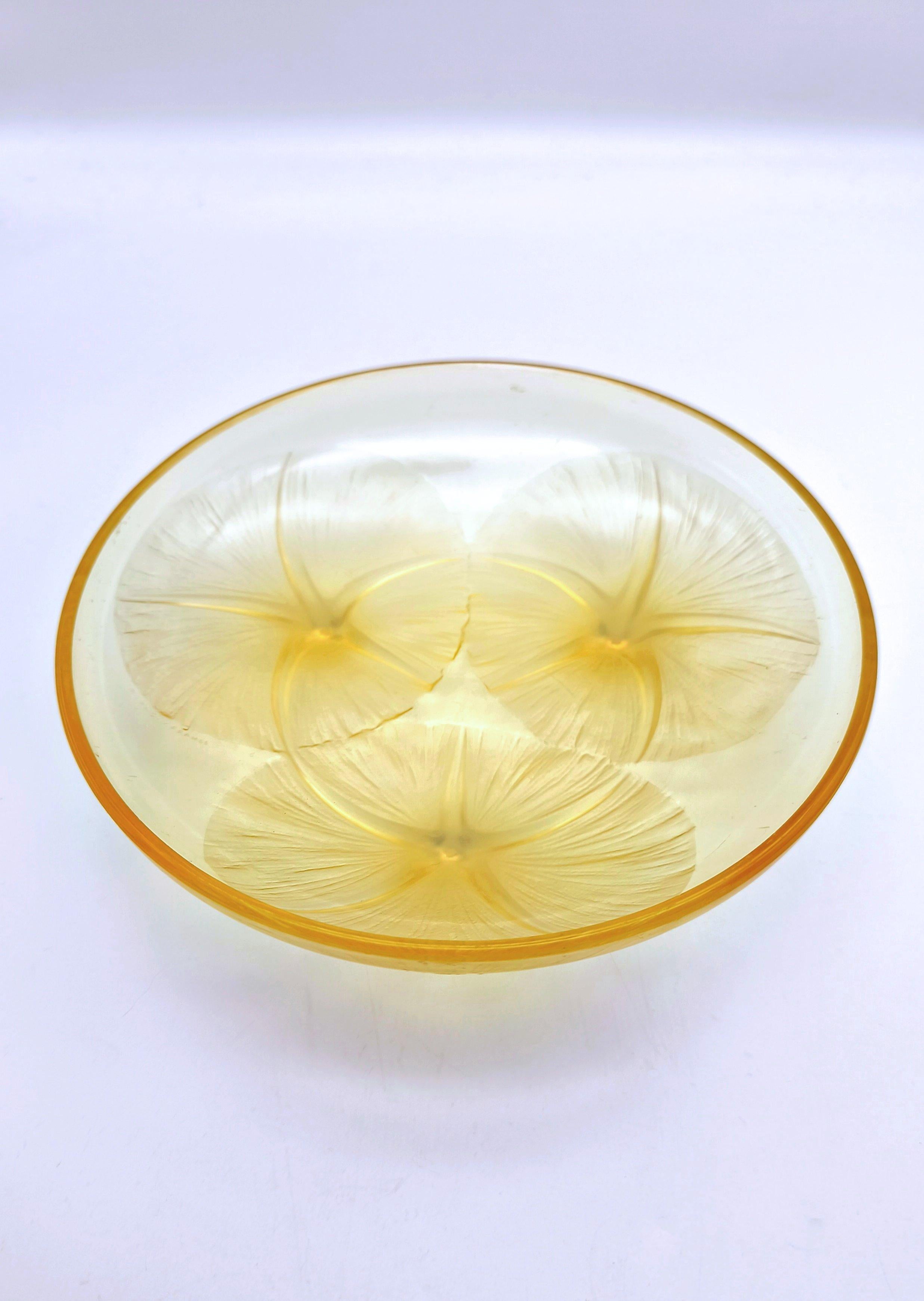 Cuenco de vidrio ámbar y opalescente 