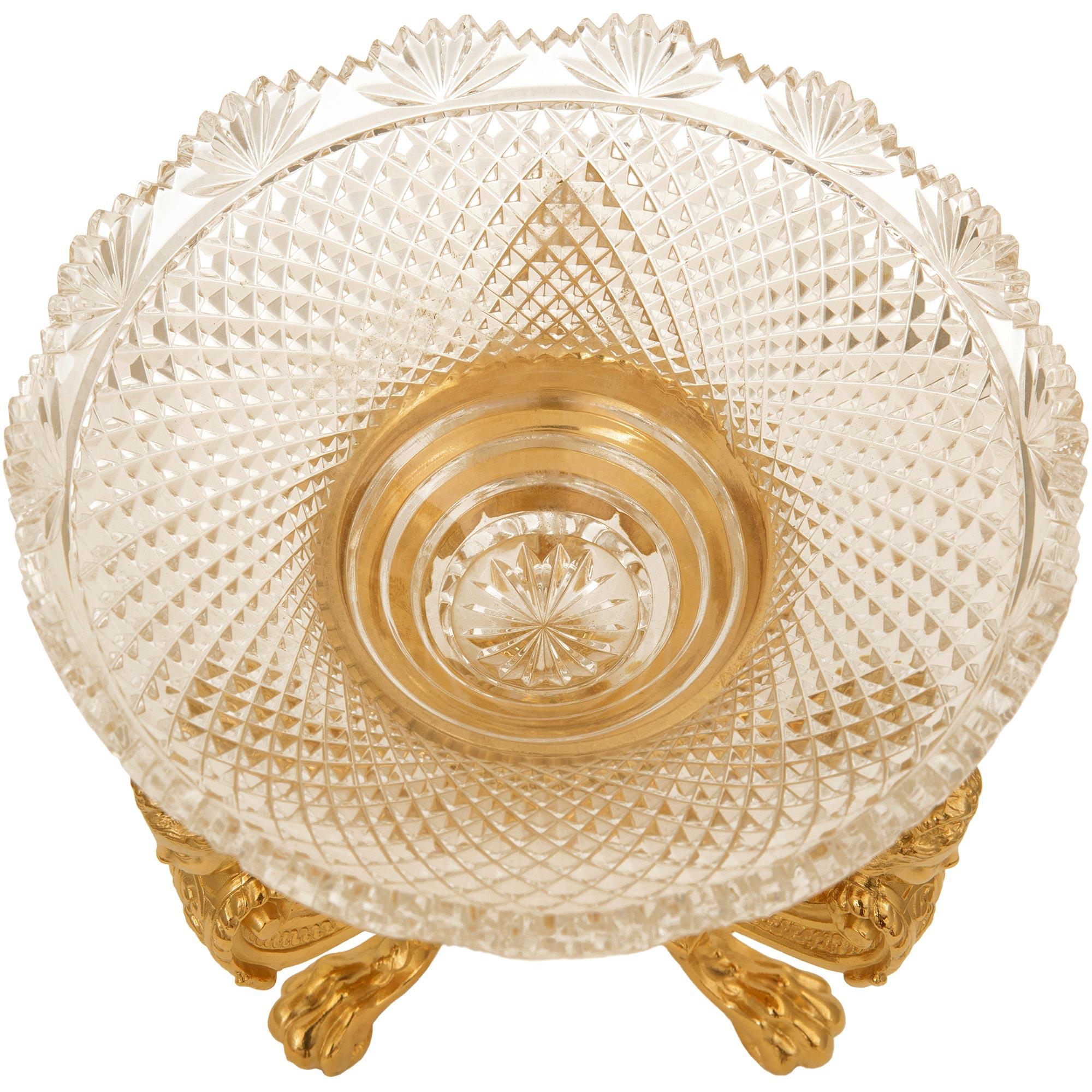 Un centro de mesa americano del siglo XIX de Ormolu y Cristal de estilo Luis XVI en venta 2