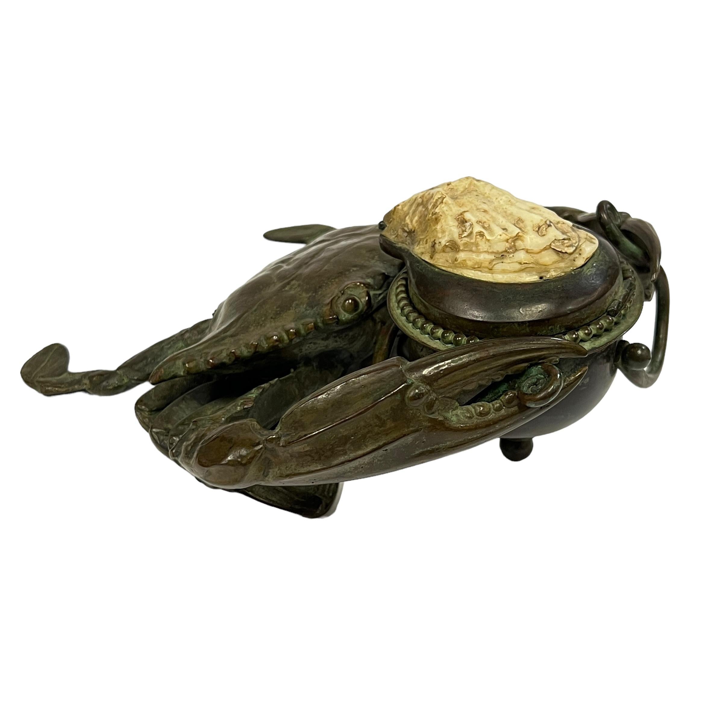 An American Art Nouveau Bronze Sculptural Blue Crab Inkwell by, Tiffany Studios In Good Condition For Sale In Englewood, NJ