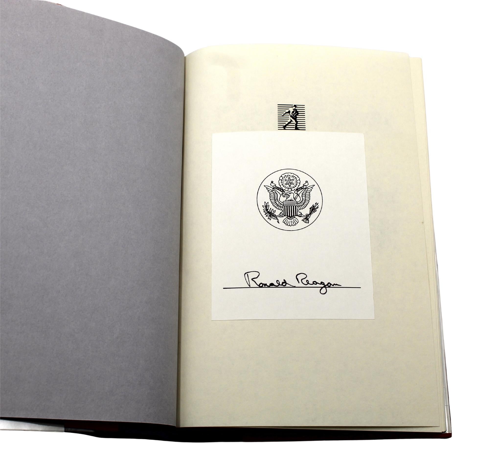 Goffrato An American Life, firmata da Ronald Reagan, prima edizione commerciale con DJ, 1990. in vendita