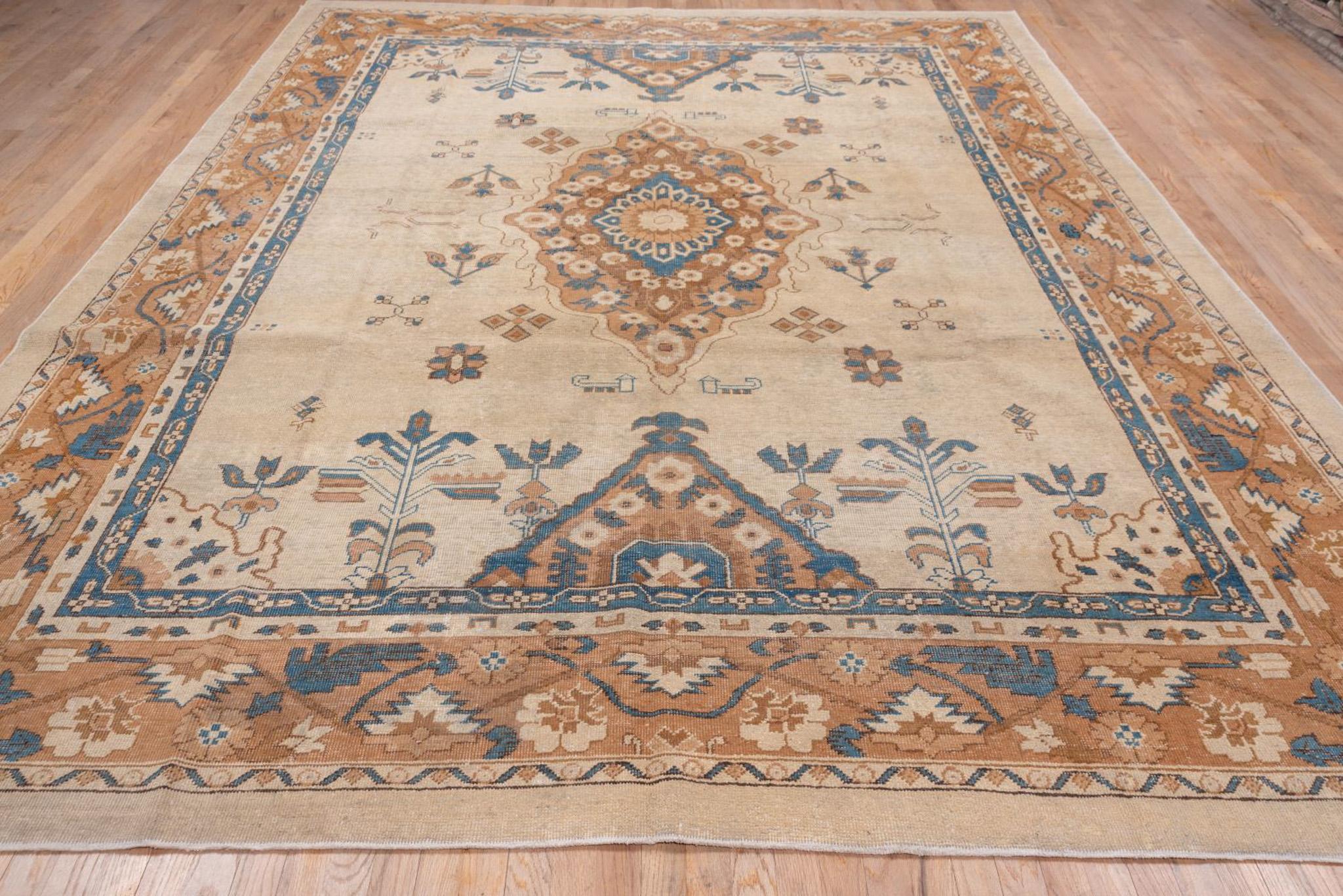 Hand-Knotted An Amritzar Rug circa 1920. For Sale