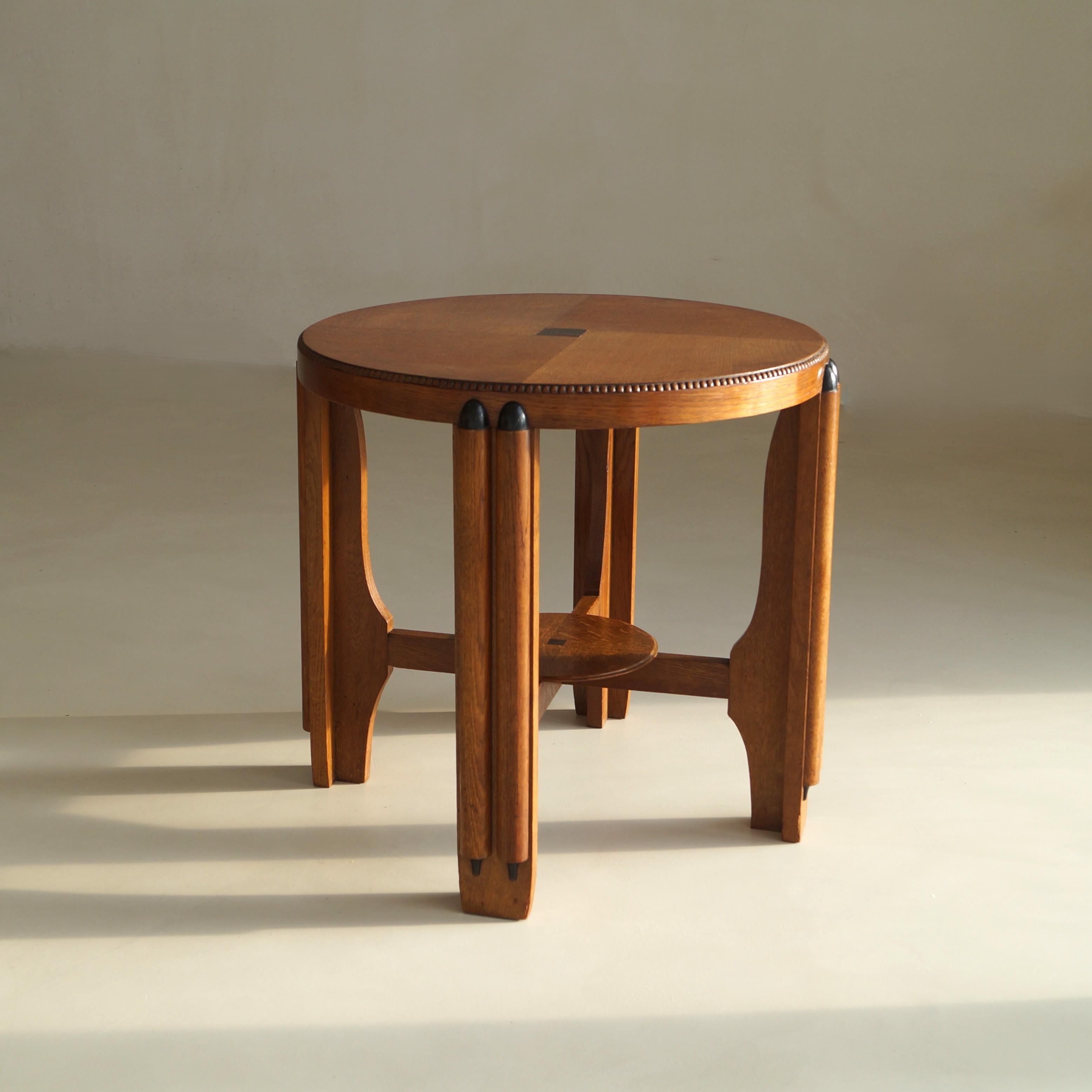 Art déco An Amsterdam School Dutch Art Deco side table, 1920s en vente