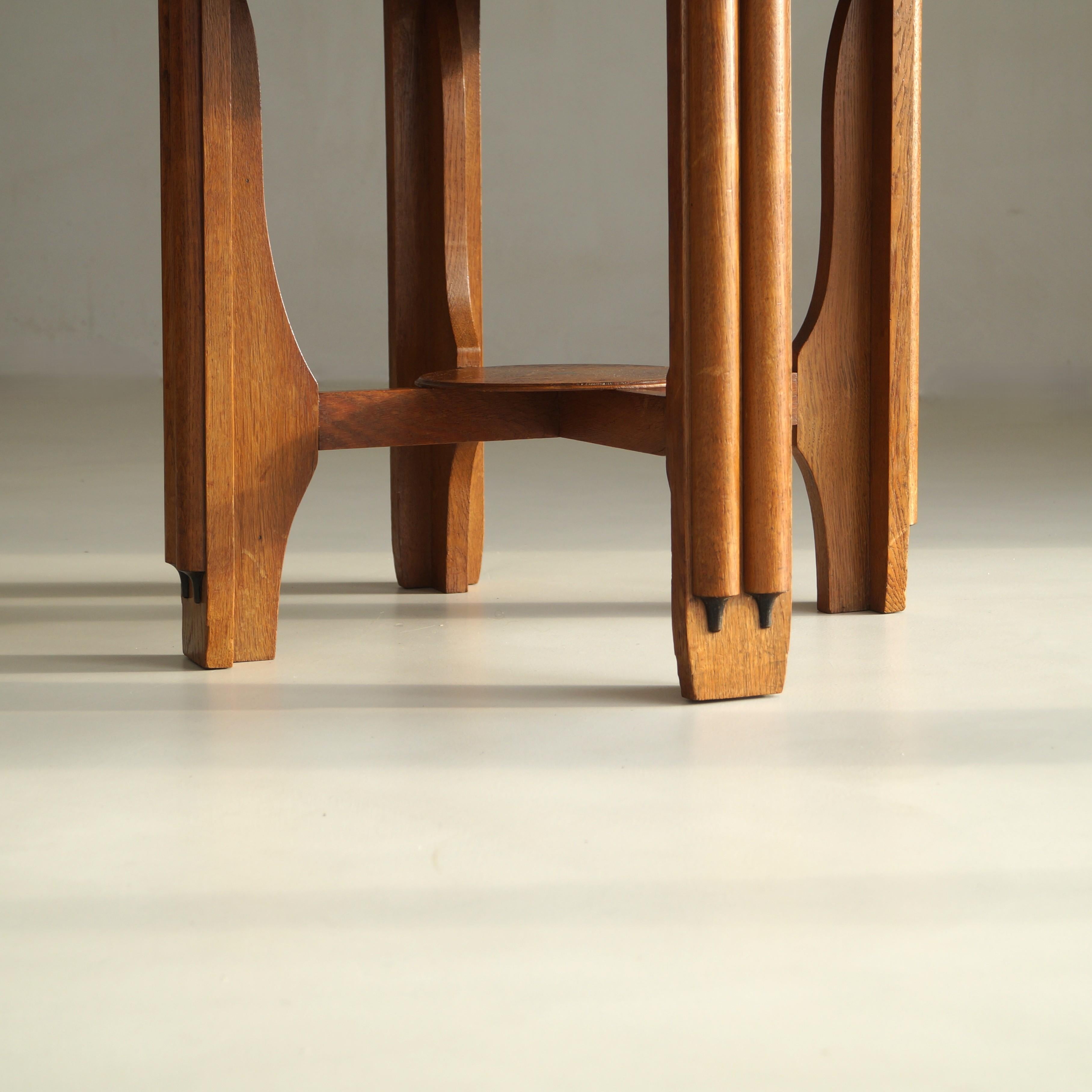 An Amsterdam School Dutch Art Deco side table, 1920s en vente 1