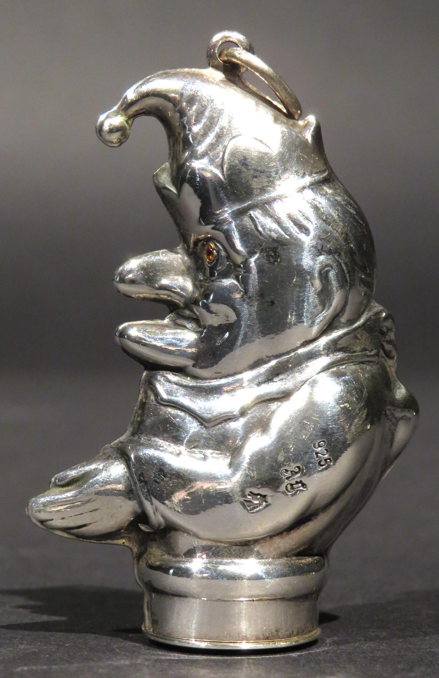 Altro Una divertente valigetta Vesta in argento del XX secolo a forma di Mr. Punch in vendita