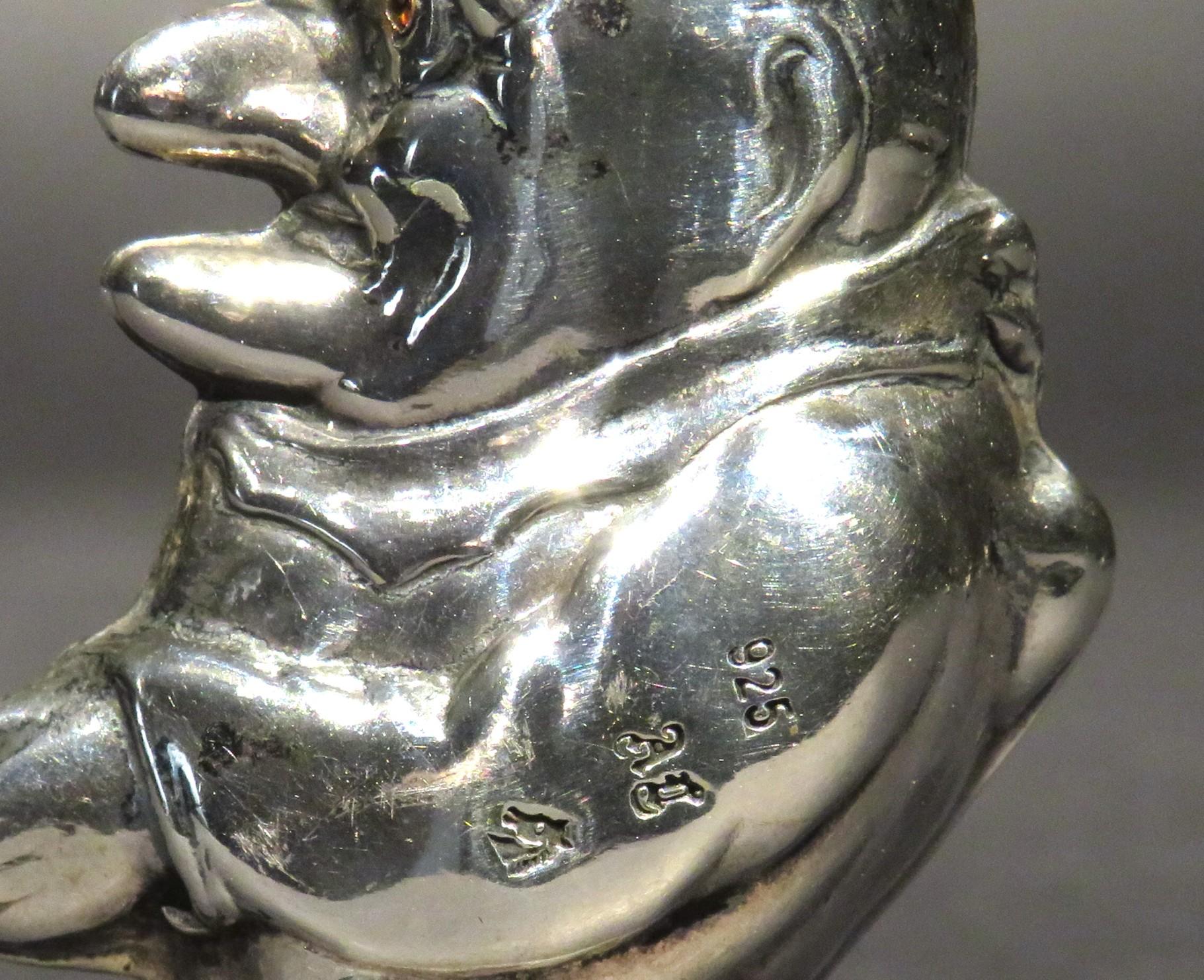 Una divertente valigetta Vesta in argento del XX secolo a forma di Mr. Punch In condizioni buone in vendita a Ottawa, Ontario