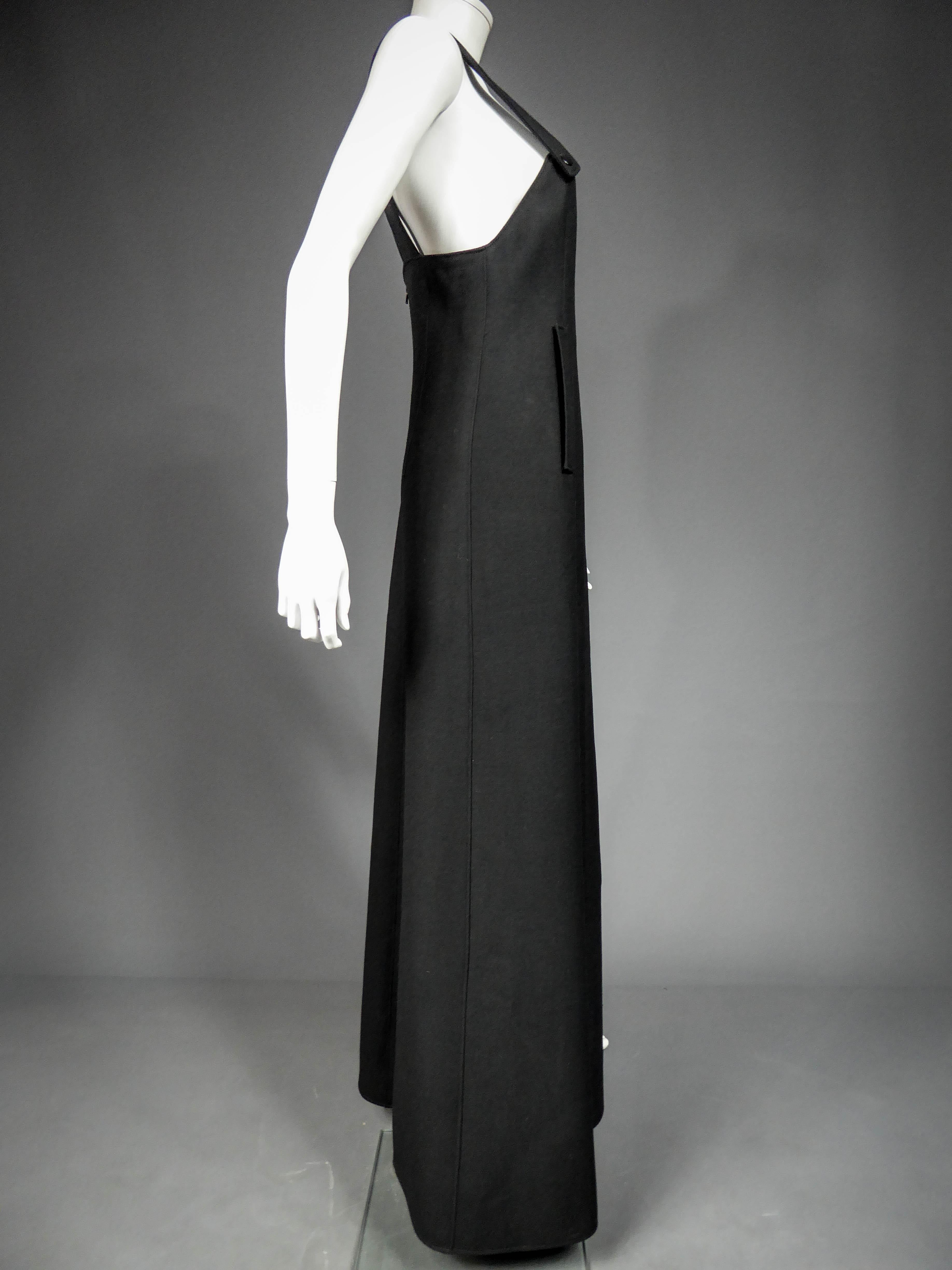 Une robe André Courrèges Chasuble French Couture numérotée 0031643 Circa 1970 en vente 6