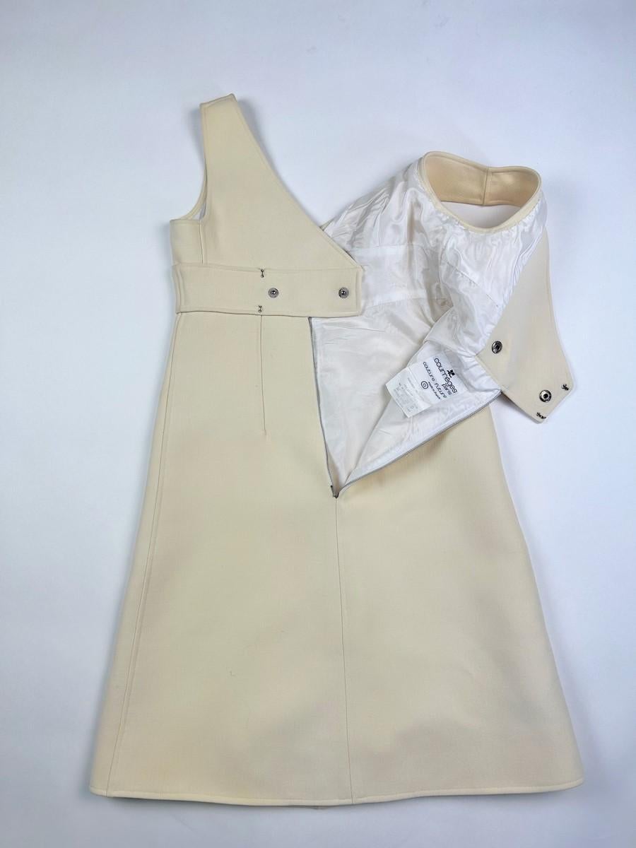 An André Courrèges Couture Future beige jersey mini dress - French Circa 1970 For Sale 6