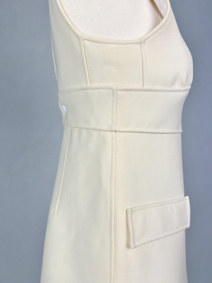 An André Courrèges Couture Future beige jersey mini dress - French Circa 1970 For Sale 2