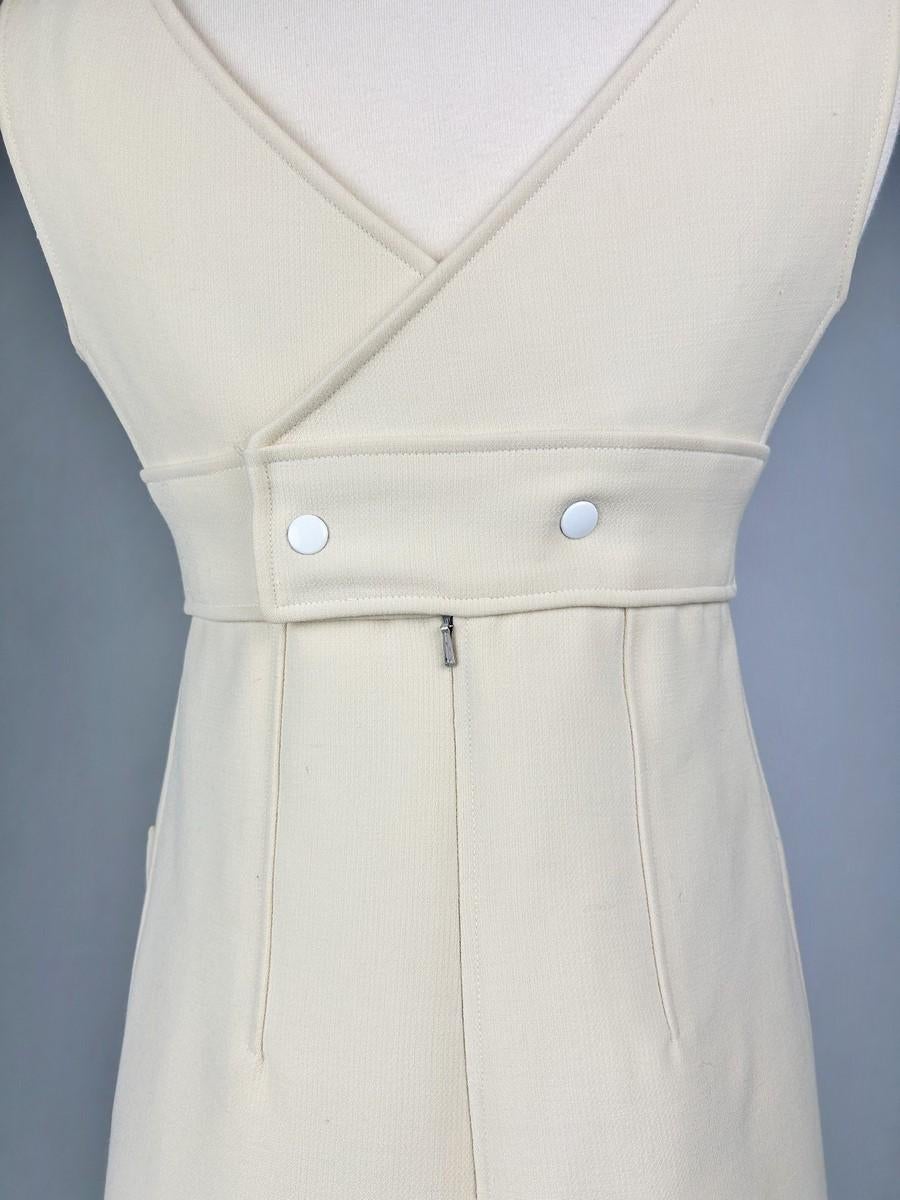 An André Courrèges Couture Future beige jersey mini dress - French Circa 1970 For Sale 4