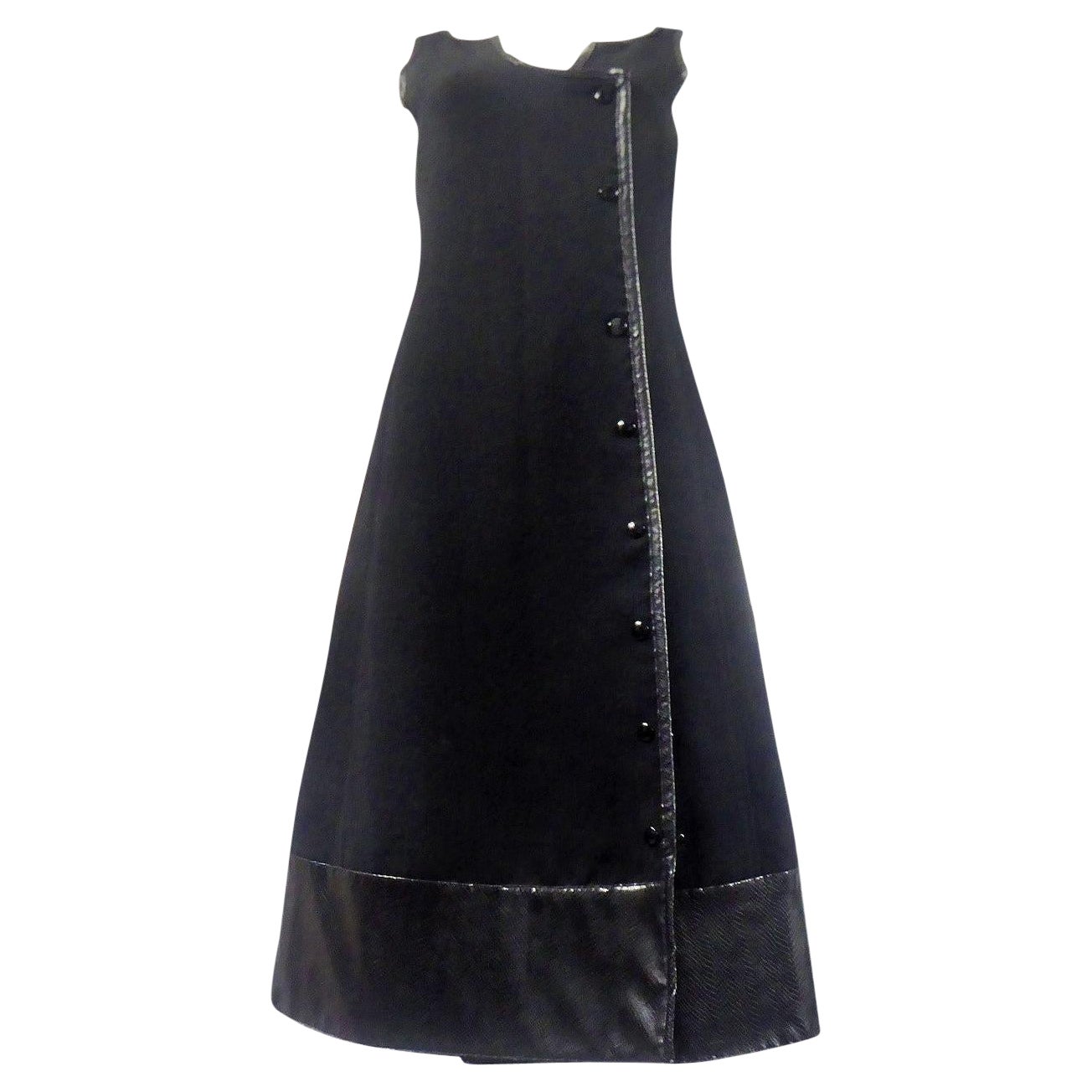 Un vestido de casulla de alta costura francesa André Courrèges numerado 55540 Circa 1970