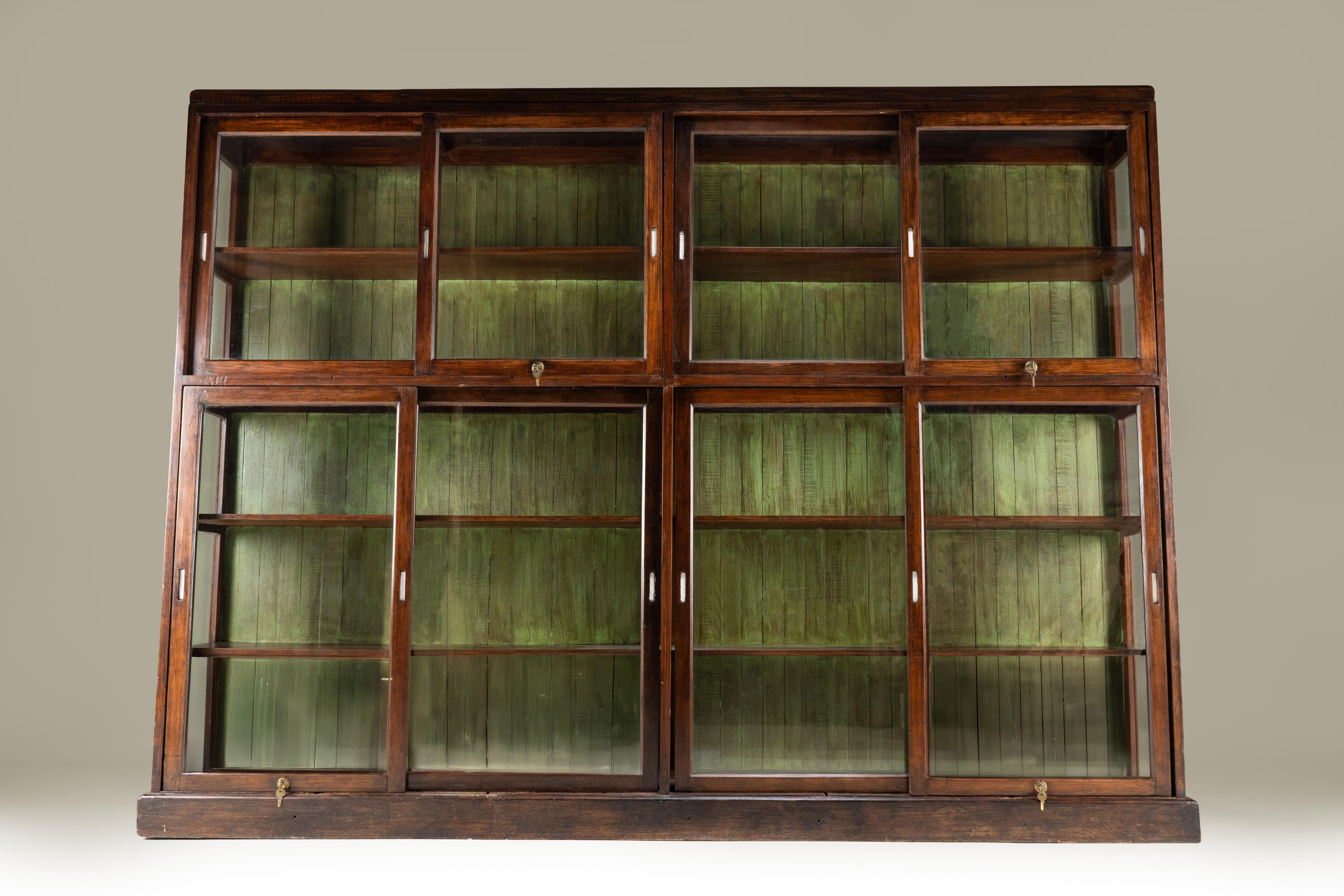Indiano Una libreria Art Deco anglo-indiana in vendita