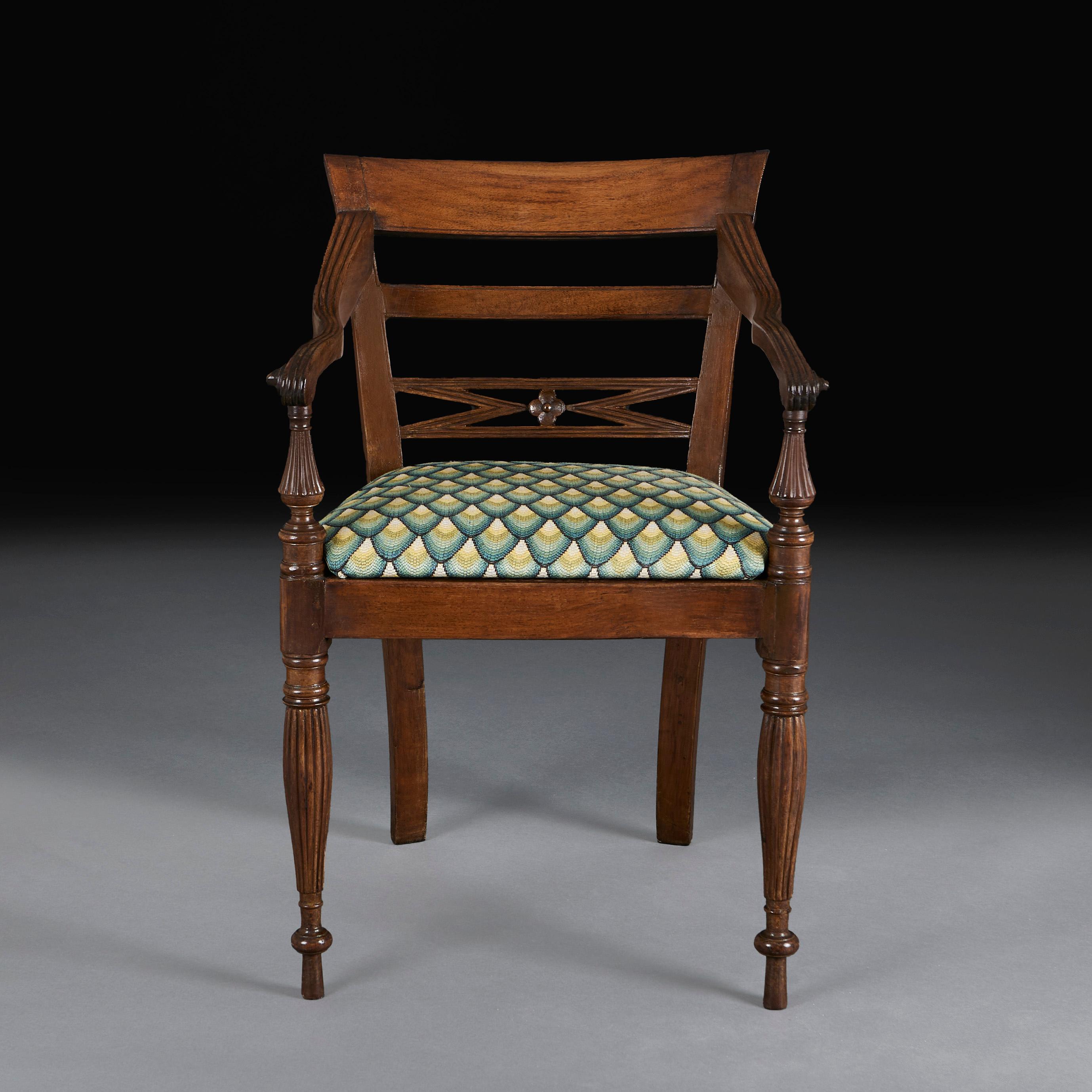 Chaise de bureau anglo-indienne avec assise en forme d'écailles de poisson Bon état à London, GB