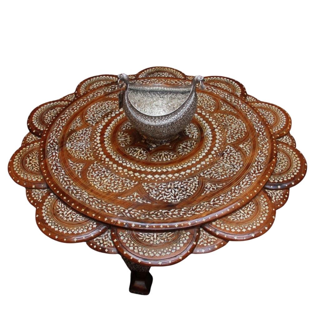 Table basse anglo-indienne en bois dur et incrustation d'os Bon état - En vente à London, GB