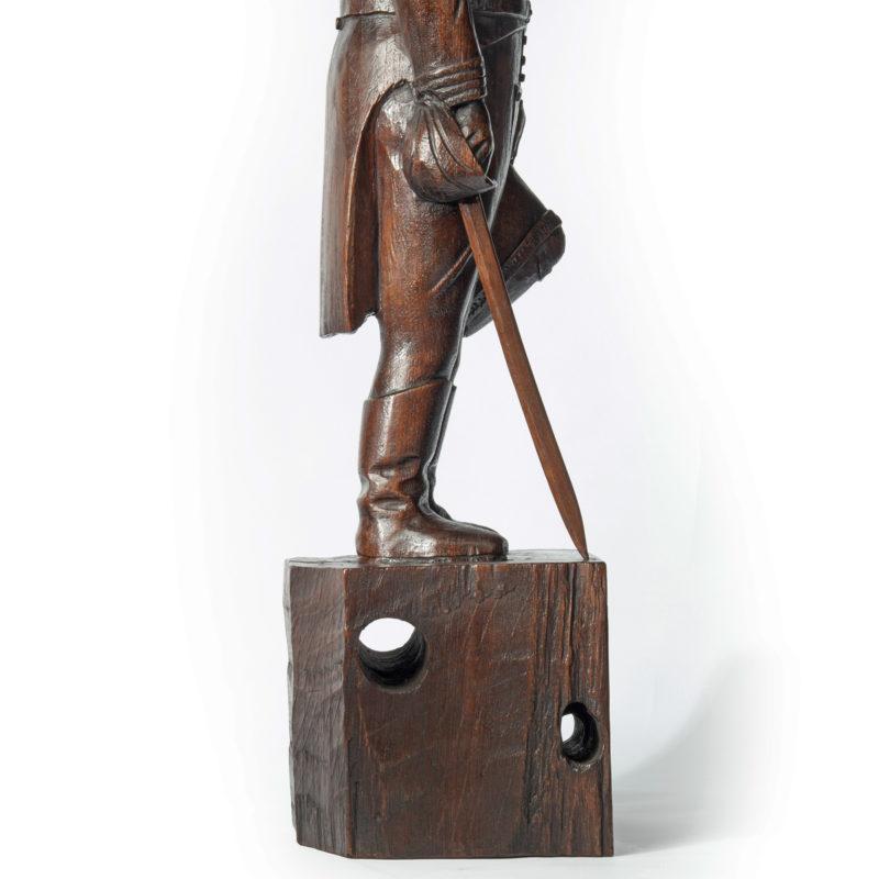Inizio XIX secolo Una scultura anglo-indiana in teak raffigurante Arthur Wellesley Circa 1803 in vendita