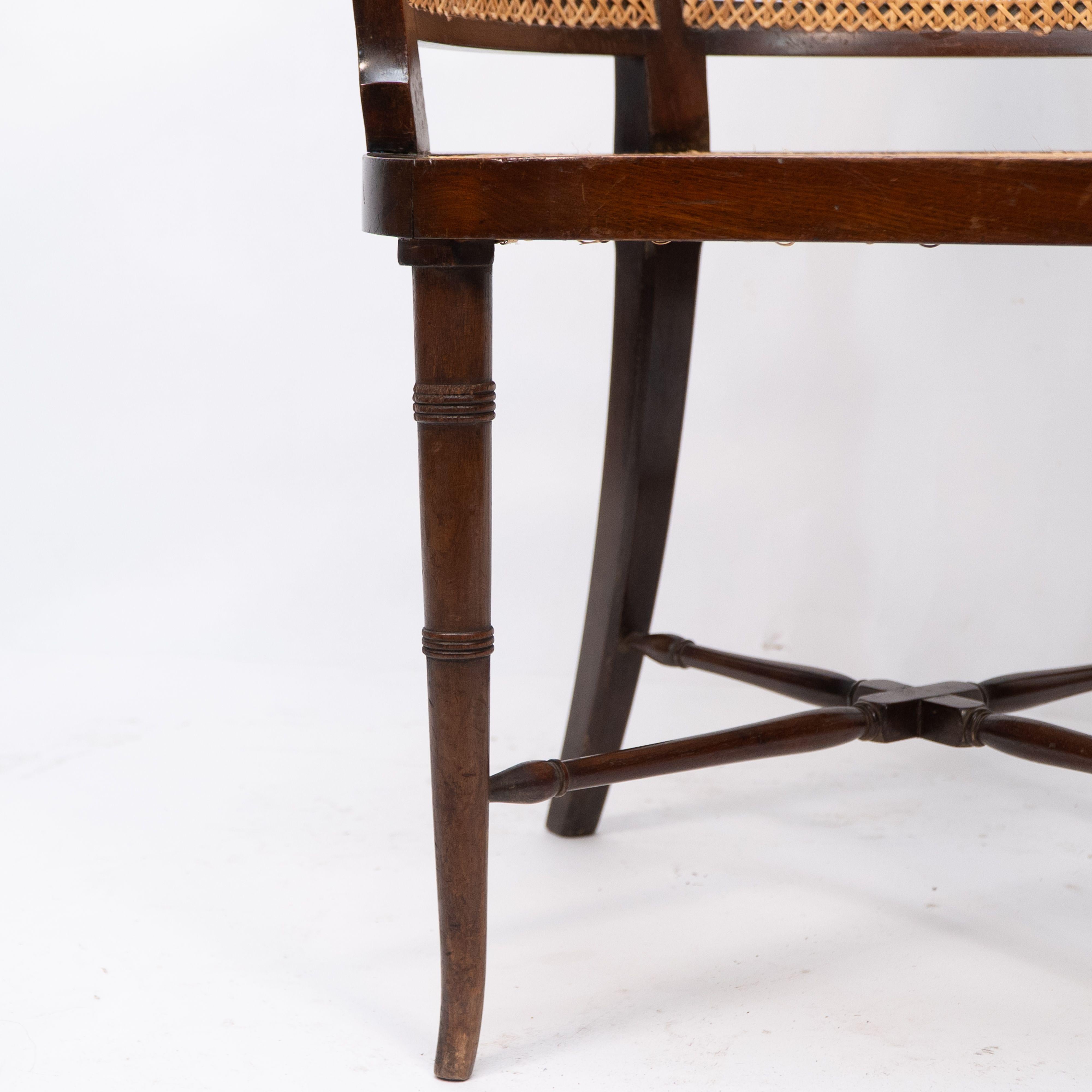 Fauteuil anglo-japonais en cannage en vente 3