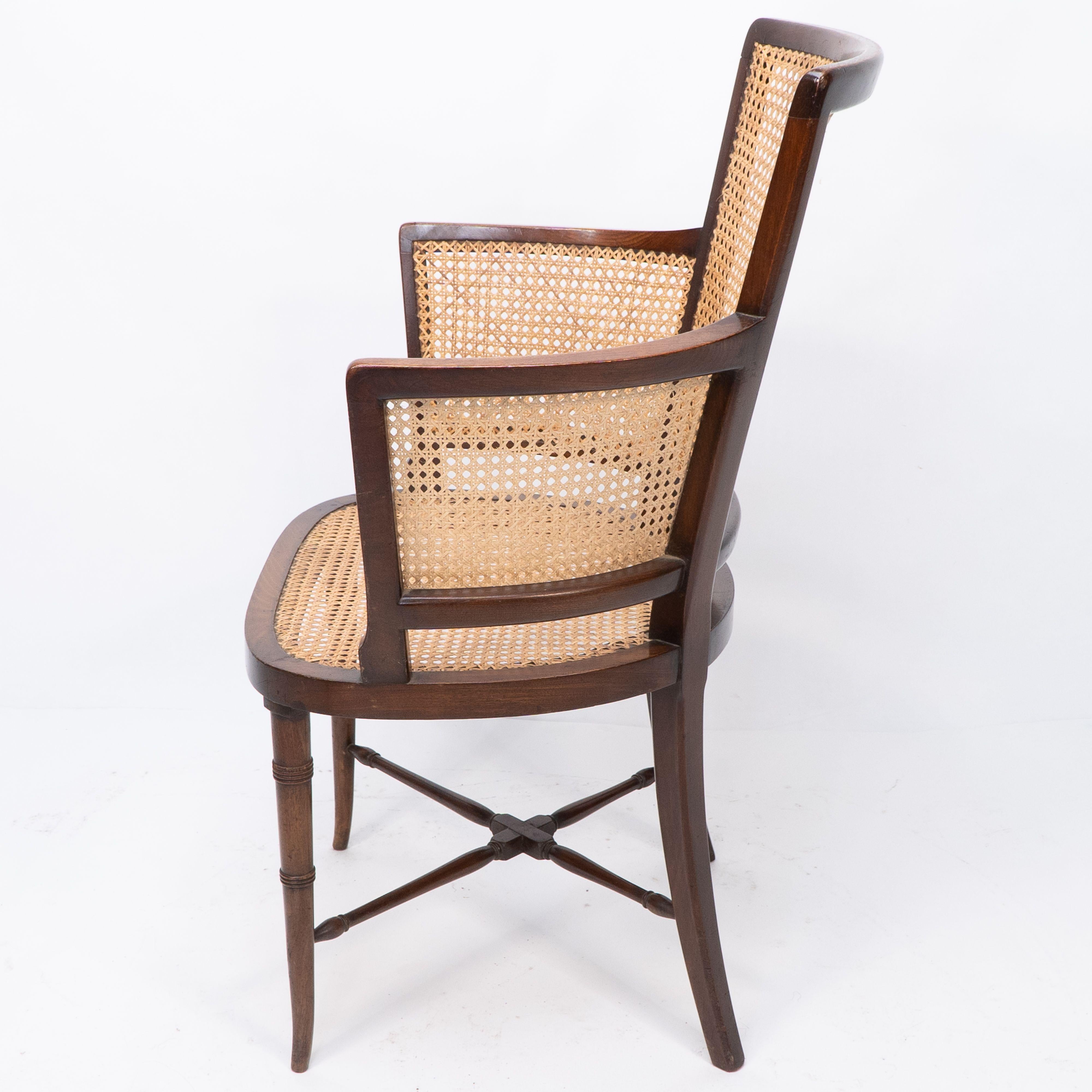 Anglo-japonais Fauteuil anglo-japonais en cannage en vente