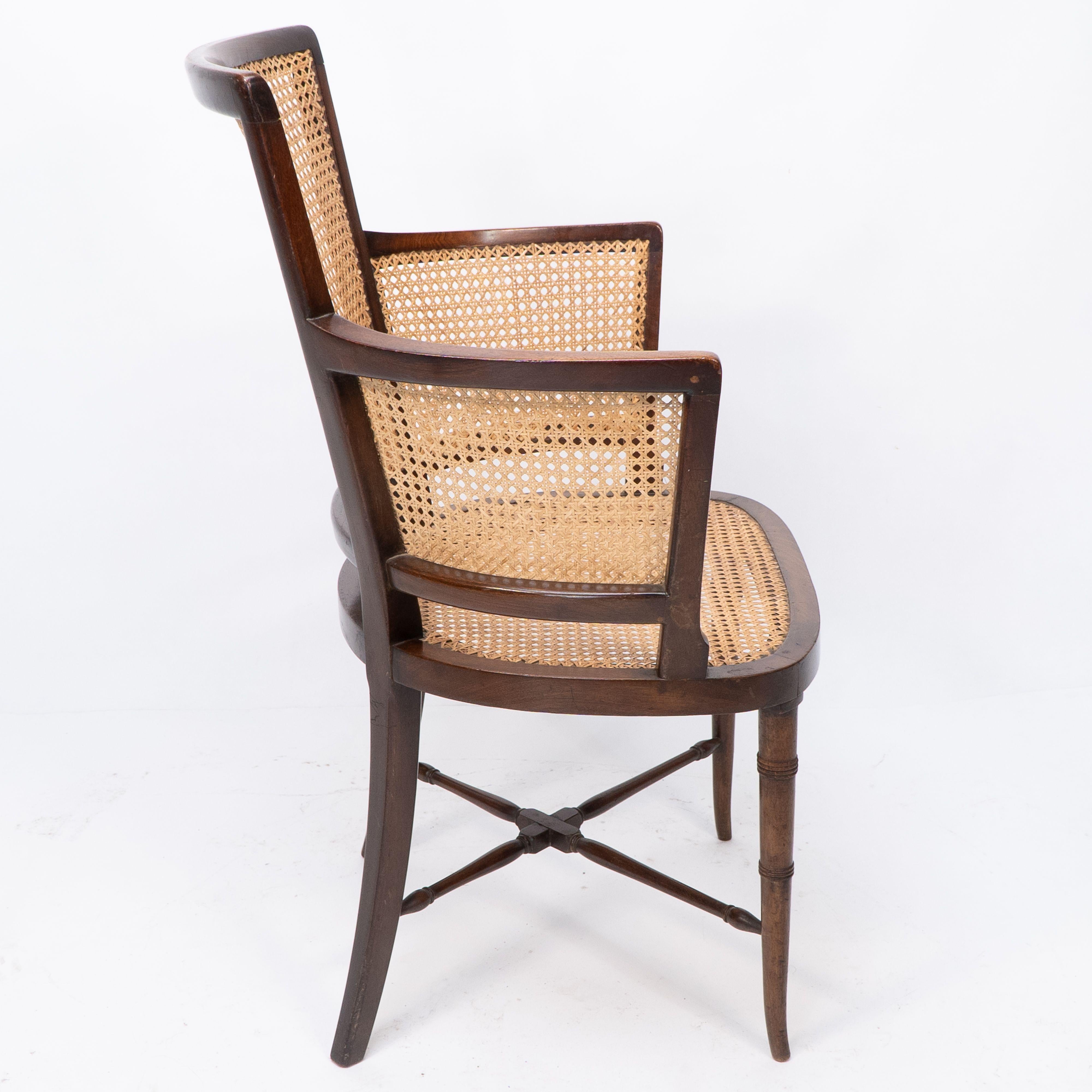 Anglais Fauteuil anglo-japonais en cannage en vente
