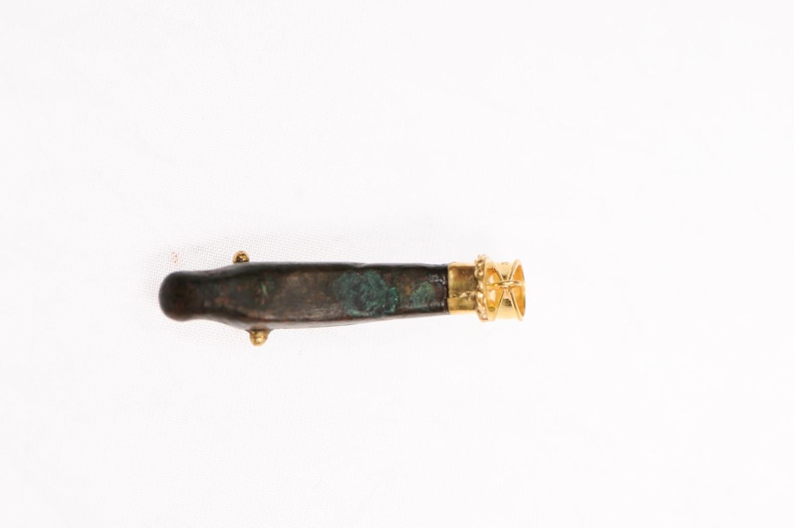 Charm orizzontale con corna di animale (solo ciondolo) in oro 21 carati in vendita 2