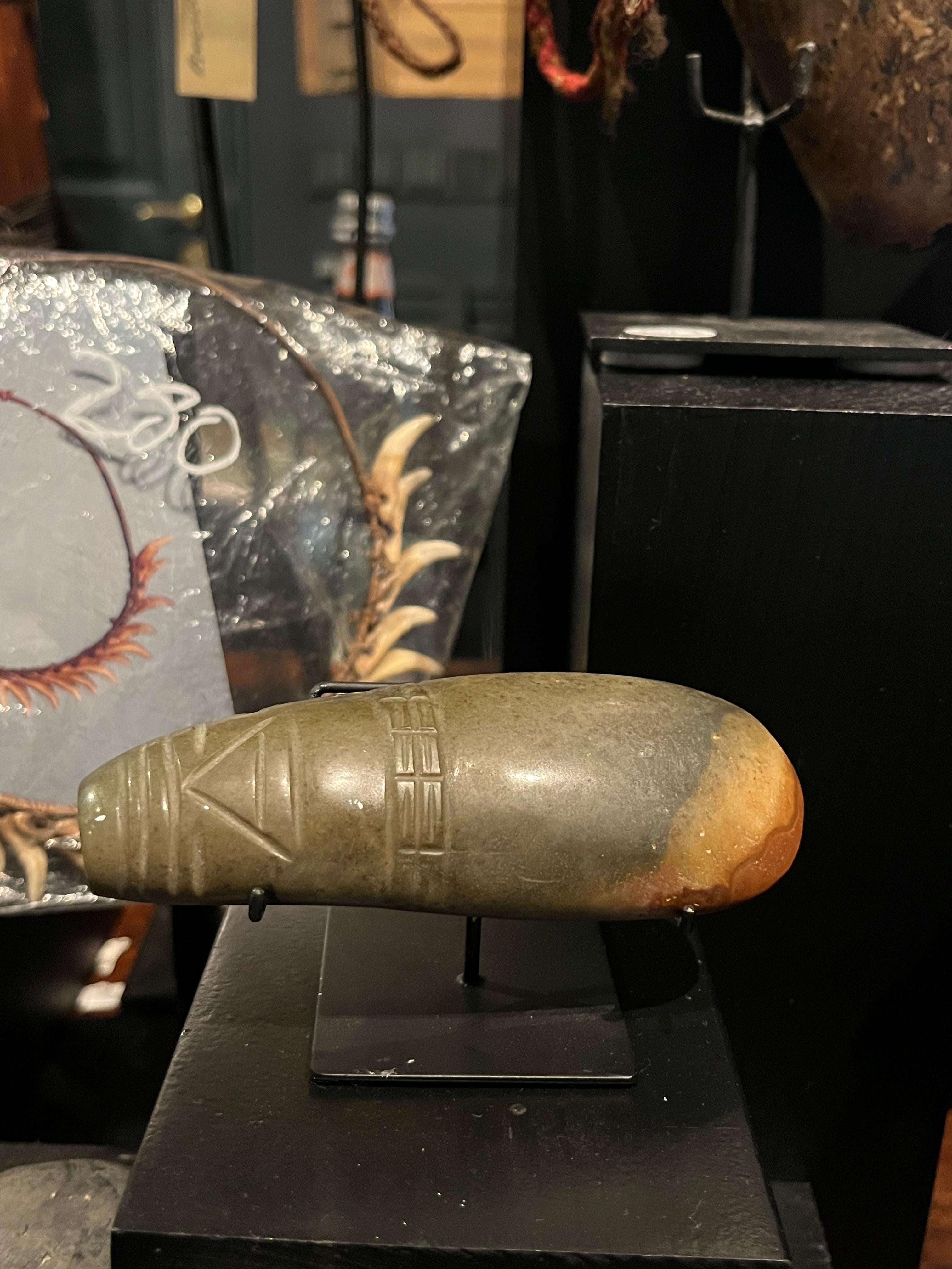 Amérique centrale, Costa-Rica, Pre-Columbian

La jadéite et d'autres pierres vertes ont été utilisées dans un large éventail d'objets qui ont servi de symboles du pouvoir social et politique. Parmi les formes les plus répandues, on trouve le