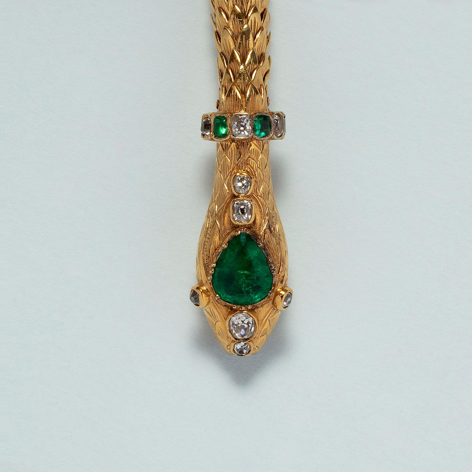 Georgian An Antique 18 Carat Gold old Snake Necklace with Emerald and Diamond For Sale