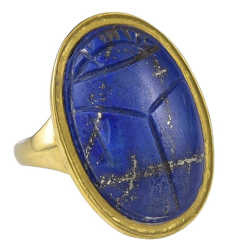 Antique 18 Karat Gold and Lapis Lazuli Scarab Ring In Good Condition For Sale In London, GB