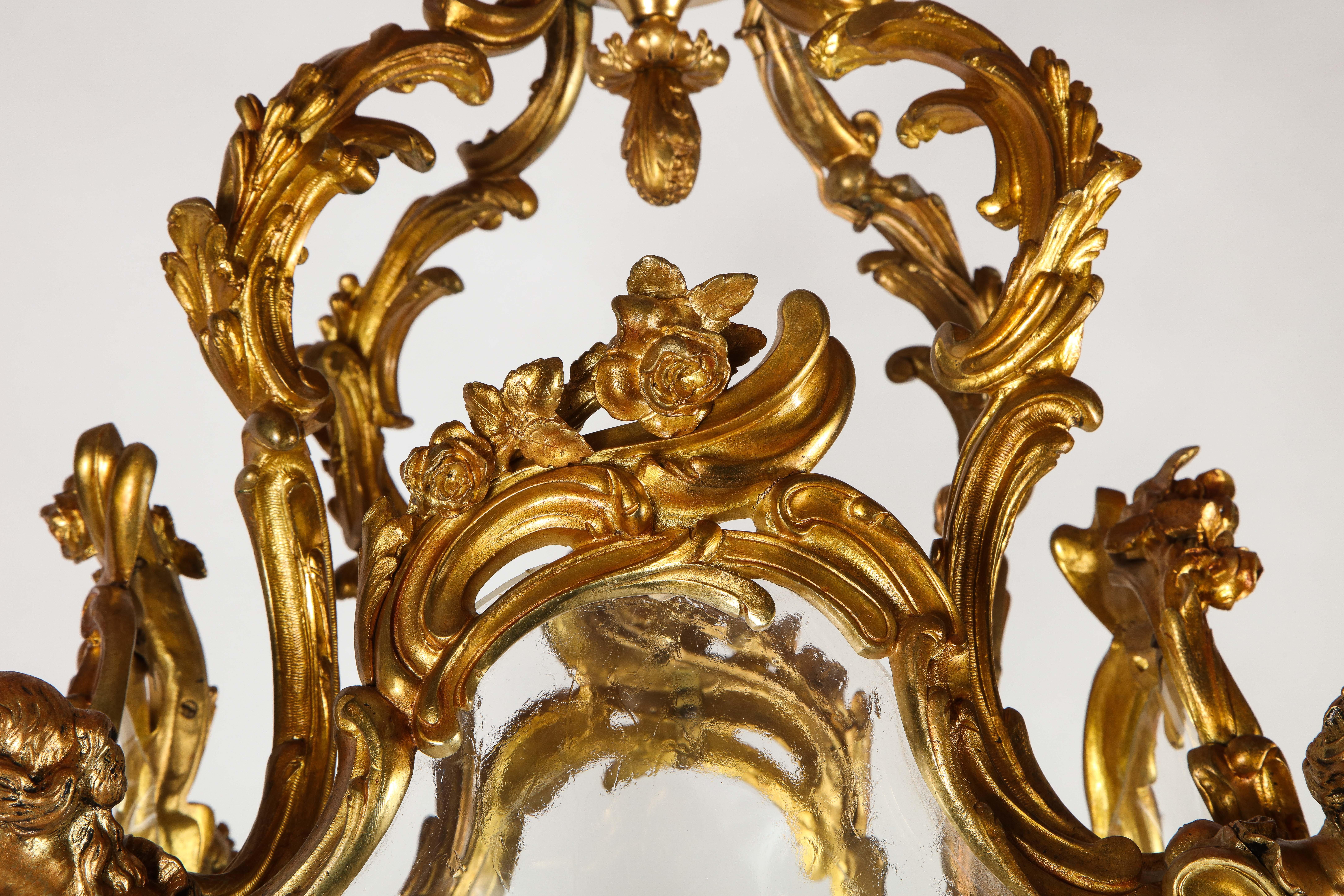 Antike französische siebenflammige französische Dore-Bronze- und Glaslaterne aus dem 19. Jahrhundert im Angebot 5