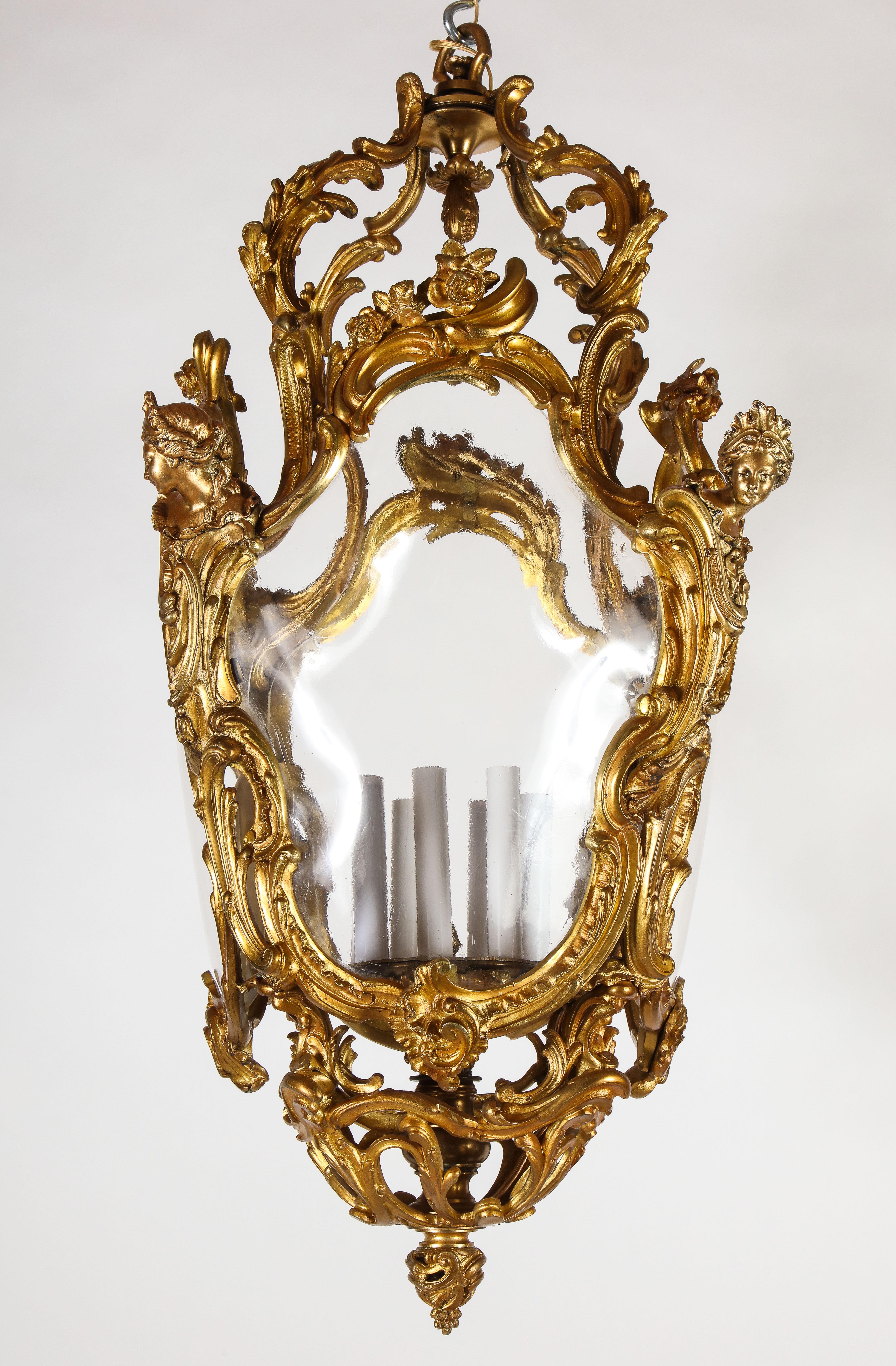Antike französische siebenflammige französische Dore-Bronze- und Glaslaterne aus dem 19. Jahrhundert (Louis XVI.) im Angebot