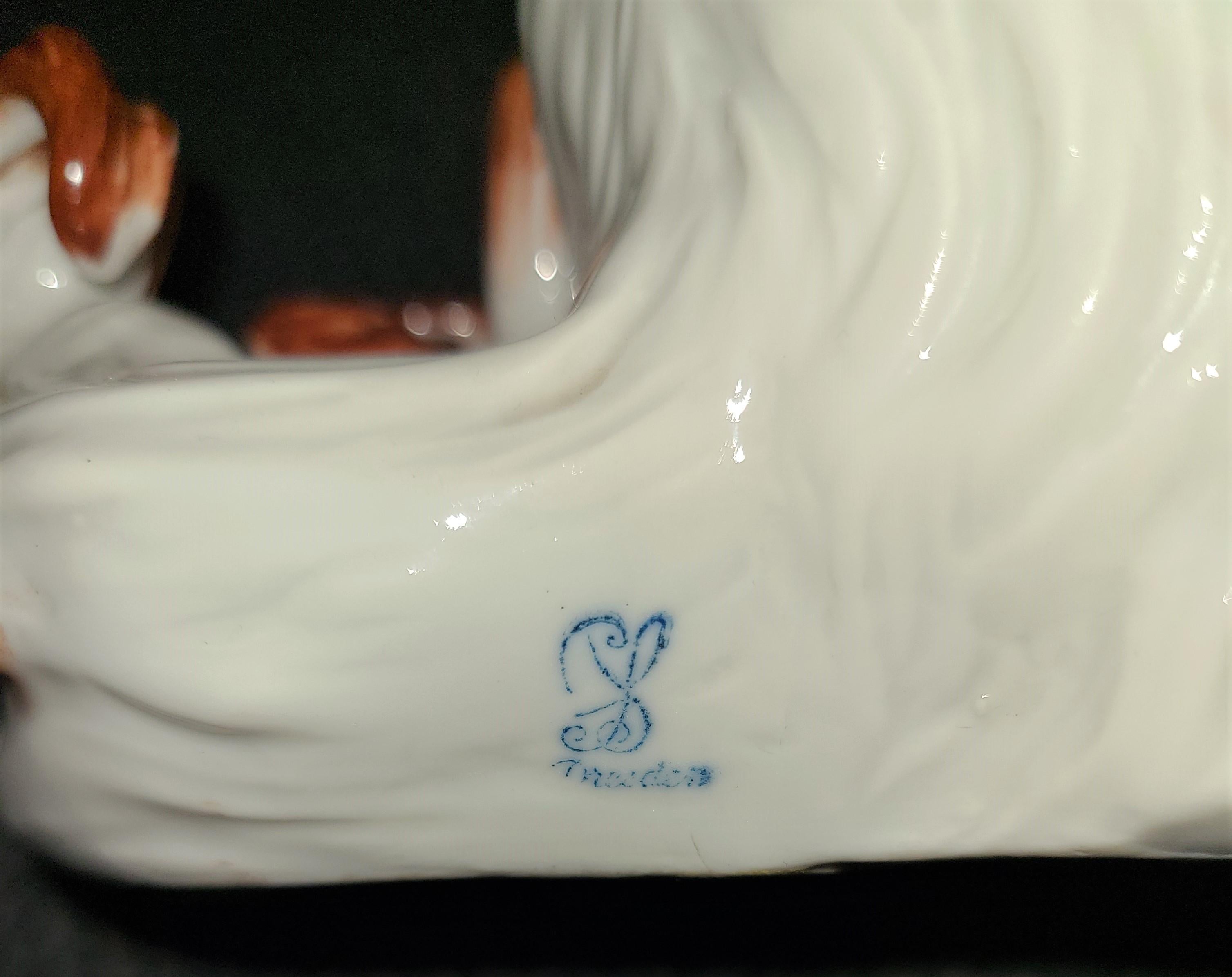 Modèle ancien en porcelaine du 19ème siècle représentant un chienologne, d'après J. Kirchner en vente 3