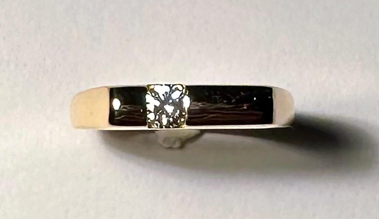 Women's An Antique 20kt Yellow Gold Ring with a 0.17 Carat, 3.5mm Diamond For Sale