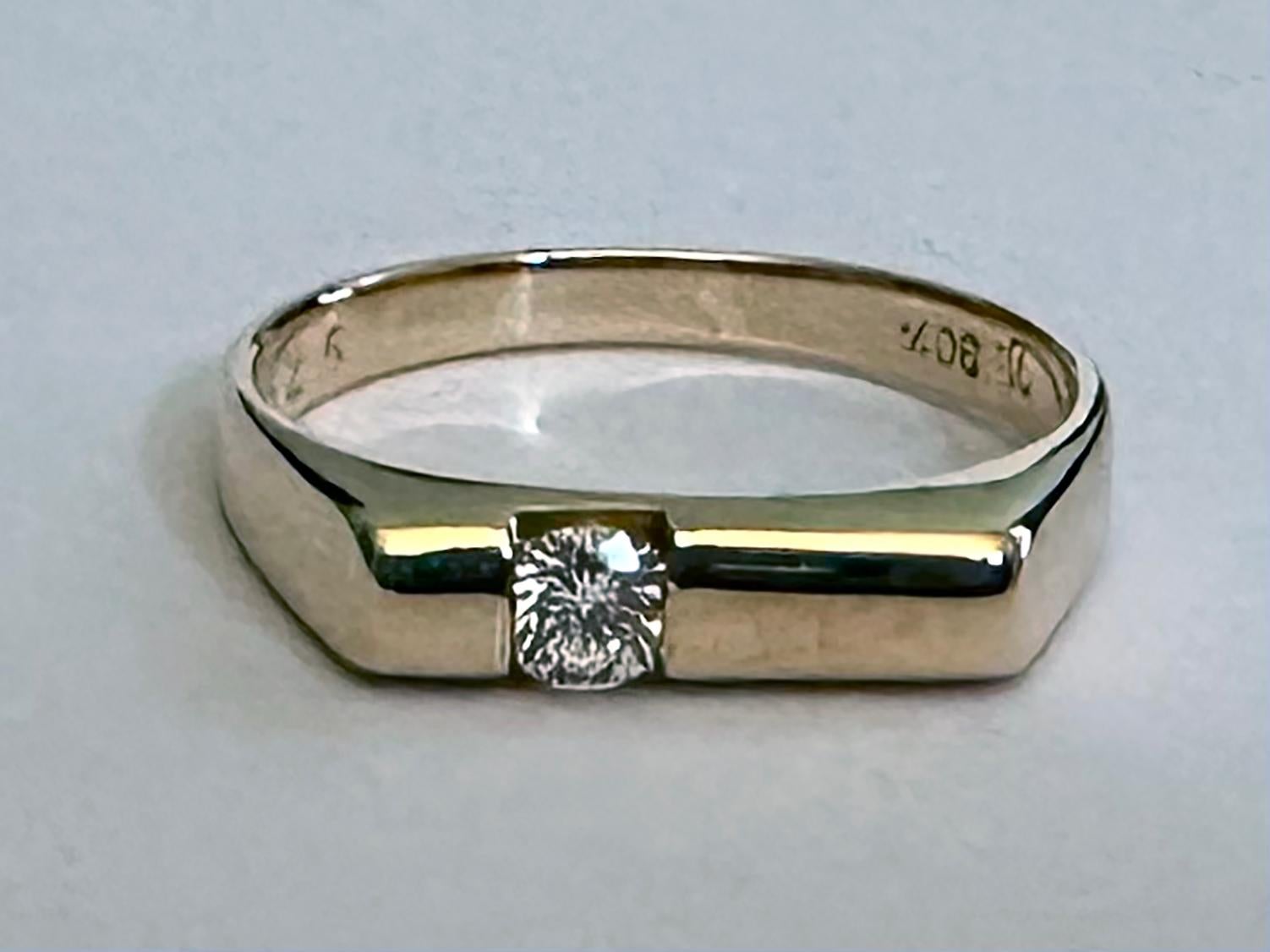 An Antique 20kt Yellow Gold Ring with a 0.17 Carat, 3.5mm Diamond For Sale 1