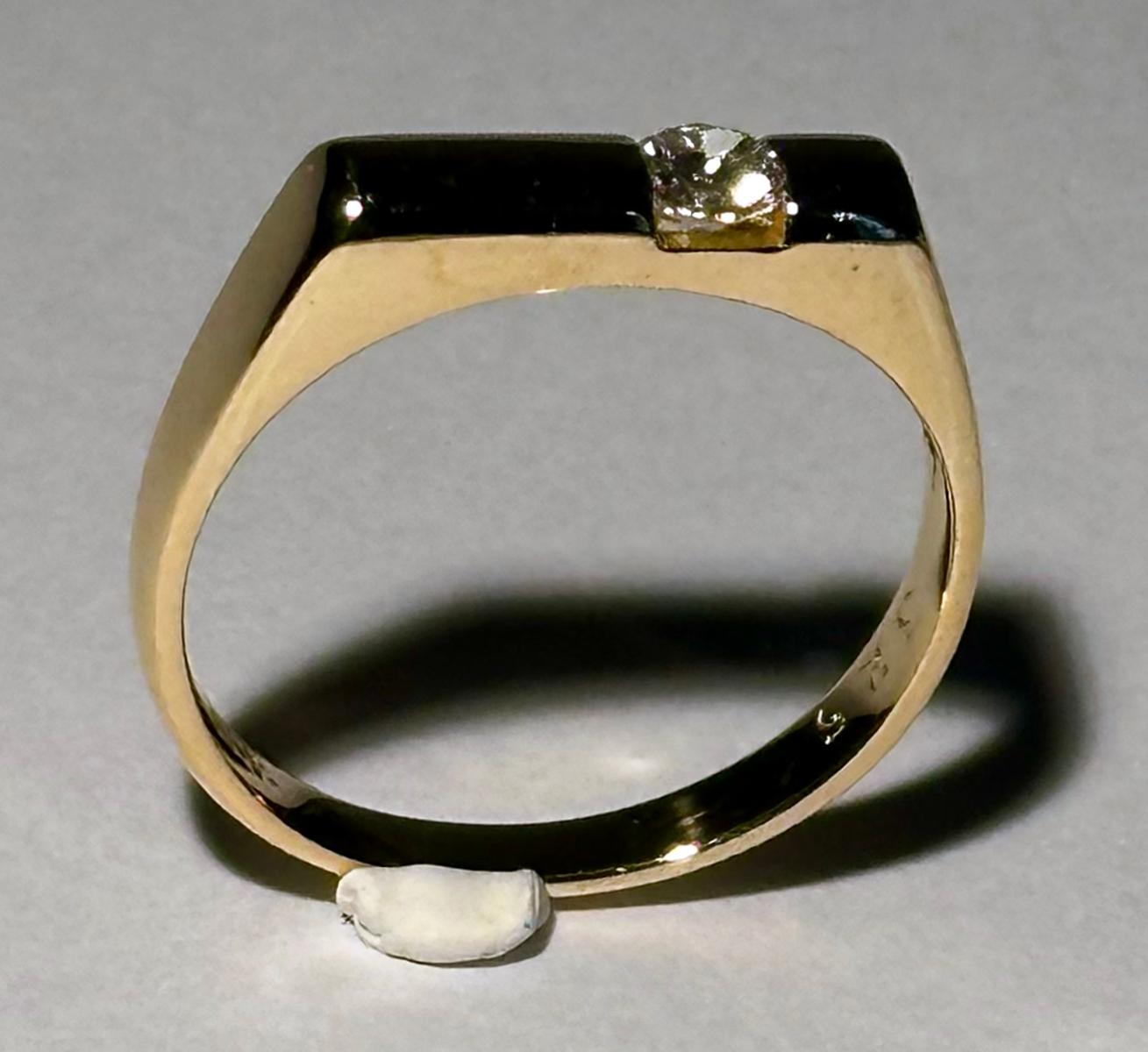 An Antique 20kt Yellow Gold Ring with a 0.17 Carat, 3.5mm Diamond For Sale 2